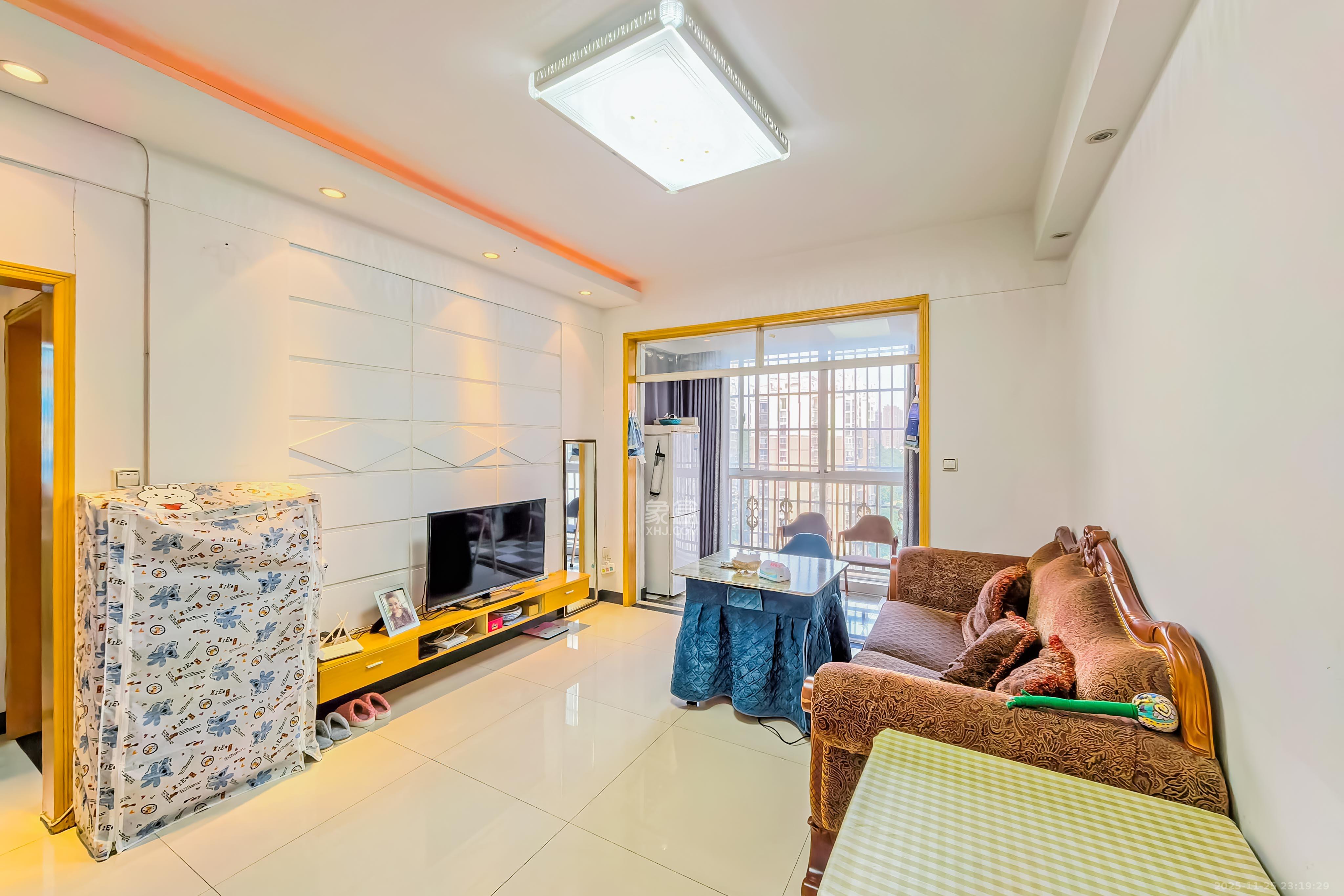 城市山水豪园（山水城市风景）  2室1厅1卫    51.0万客厅