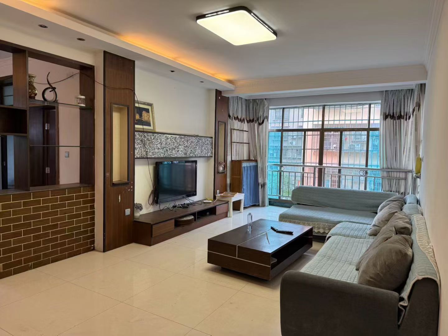 三中(校内)家属院  1室0厅0卫    1000.0元/月