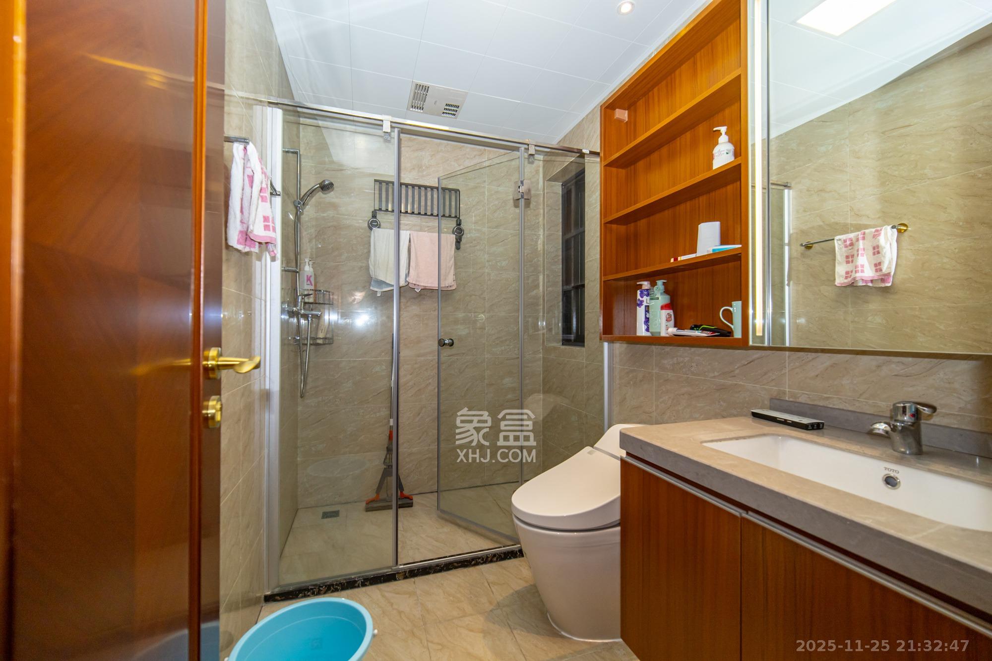 恒大雅苑 3室2厅2卫 160.0万 恒大雅苑 3室2厅2卫 160.0万卫生间