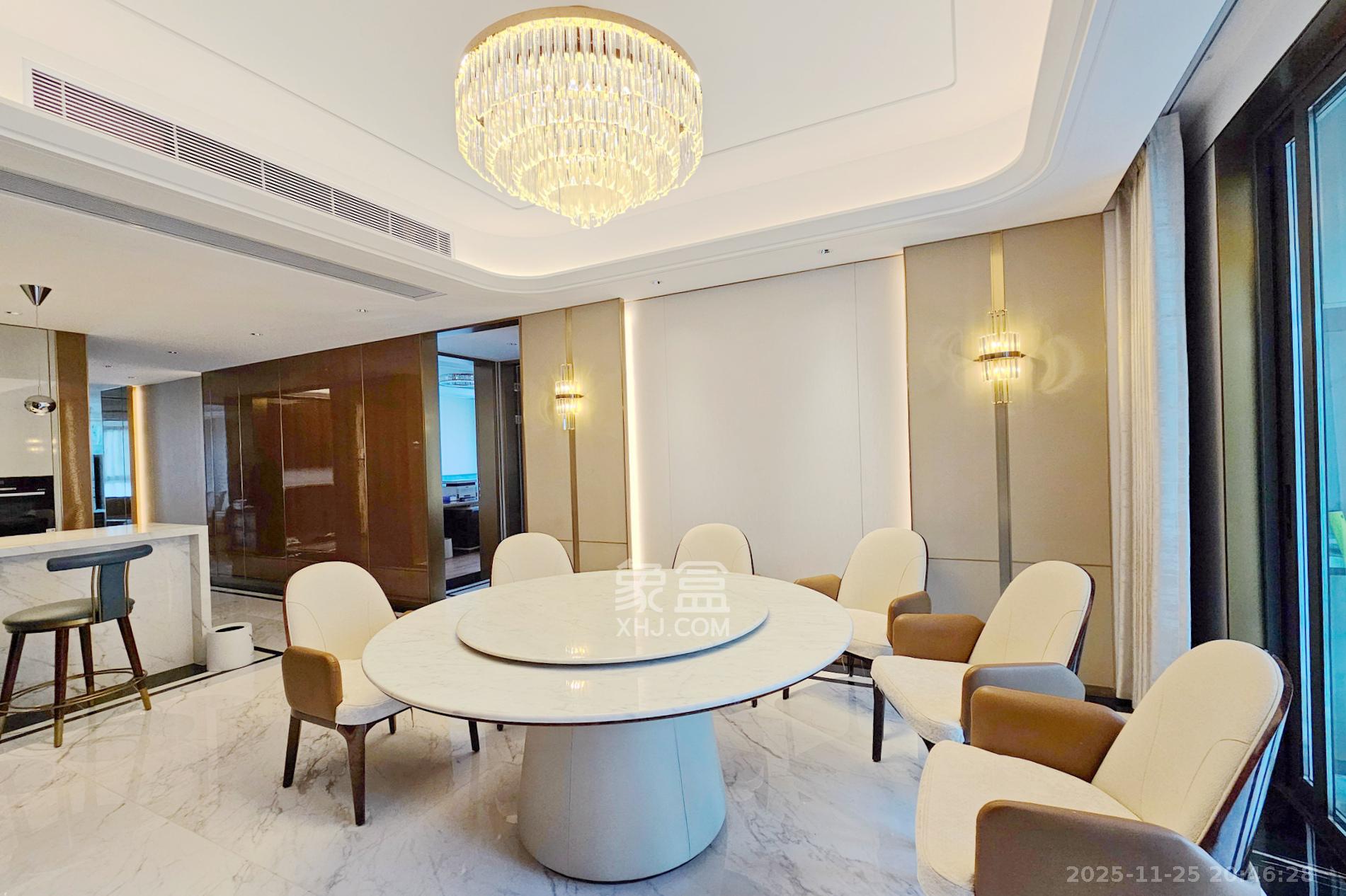 运达滨河广场  4室2厅3卫    580.0万客厅