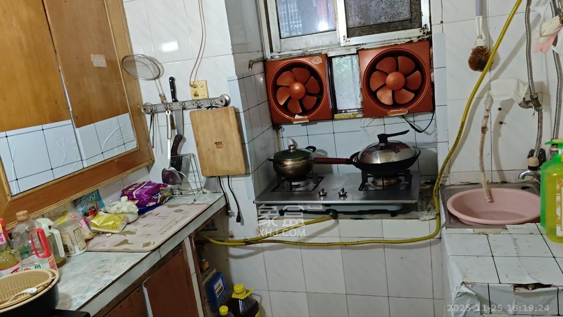 湖南工业贸易学校 2室1厅1卫 1100.0元/月 湖南工业贸易学校 2室1厅1卫 1100.0元/月室内图