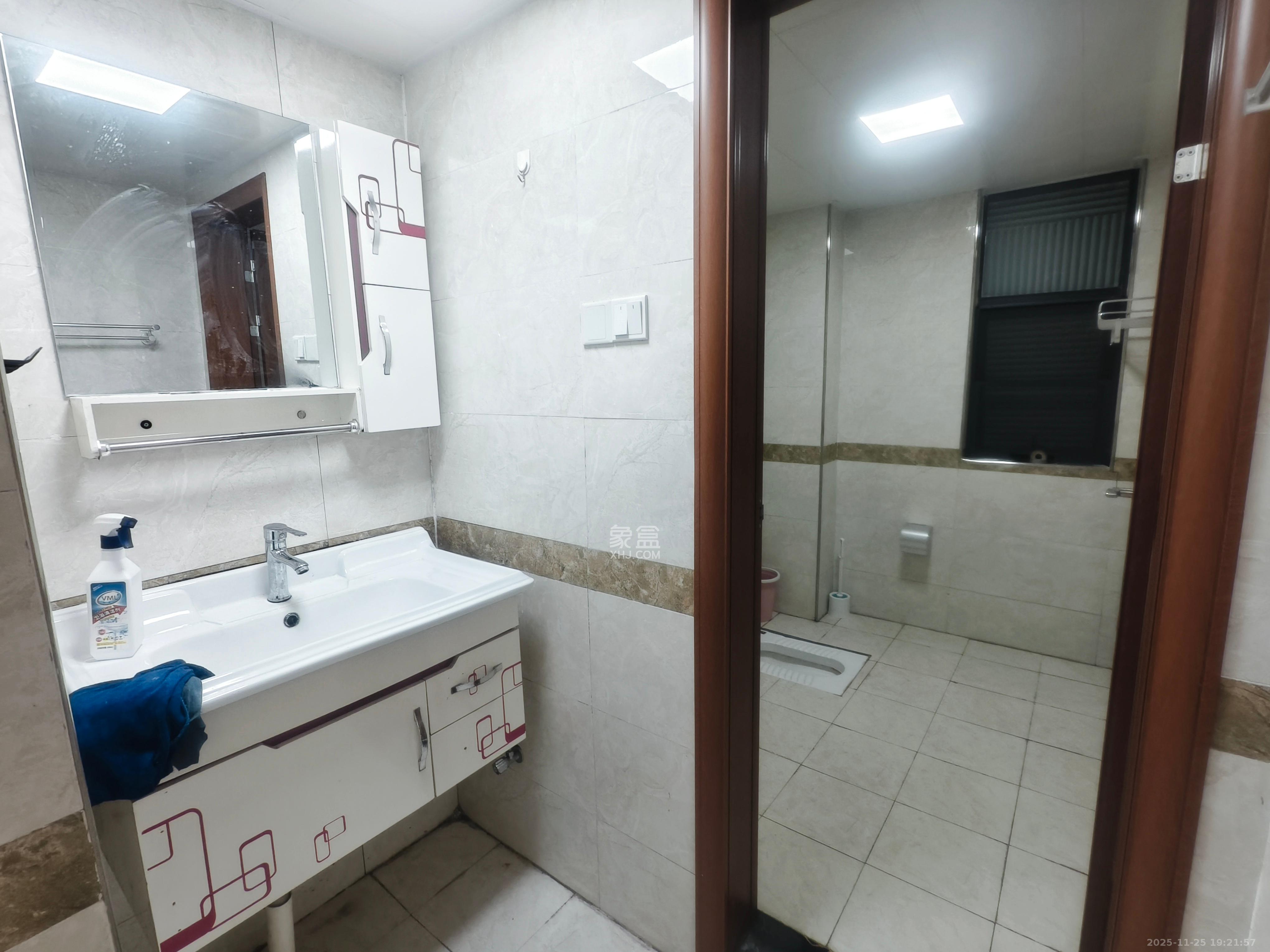 鸿基橄榄君庭  1室1厅1卫    2300.0元/月室内图