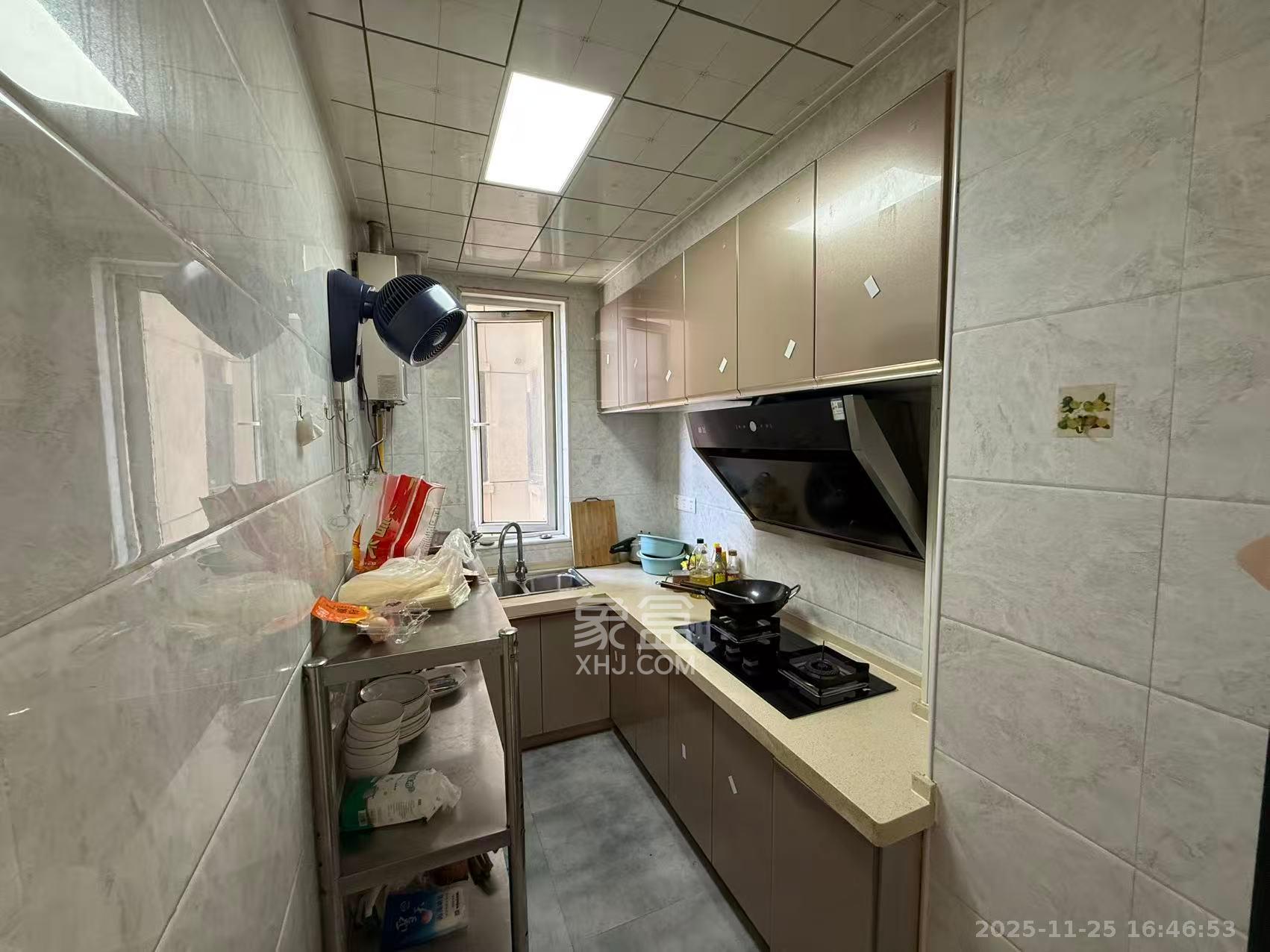 芙蓉万国城MOMA（卓越汇富苑）  4室2厅2卫    2700.0元/月室内图