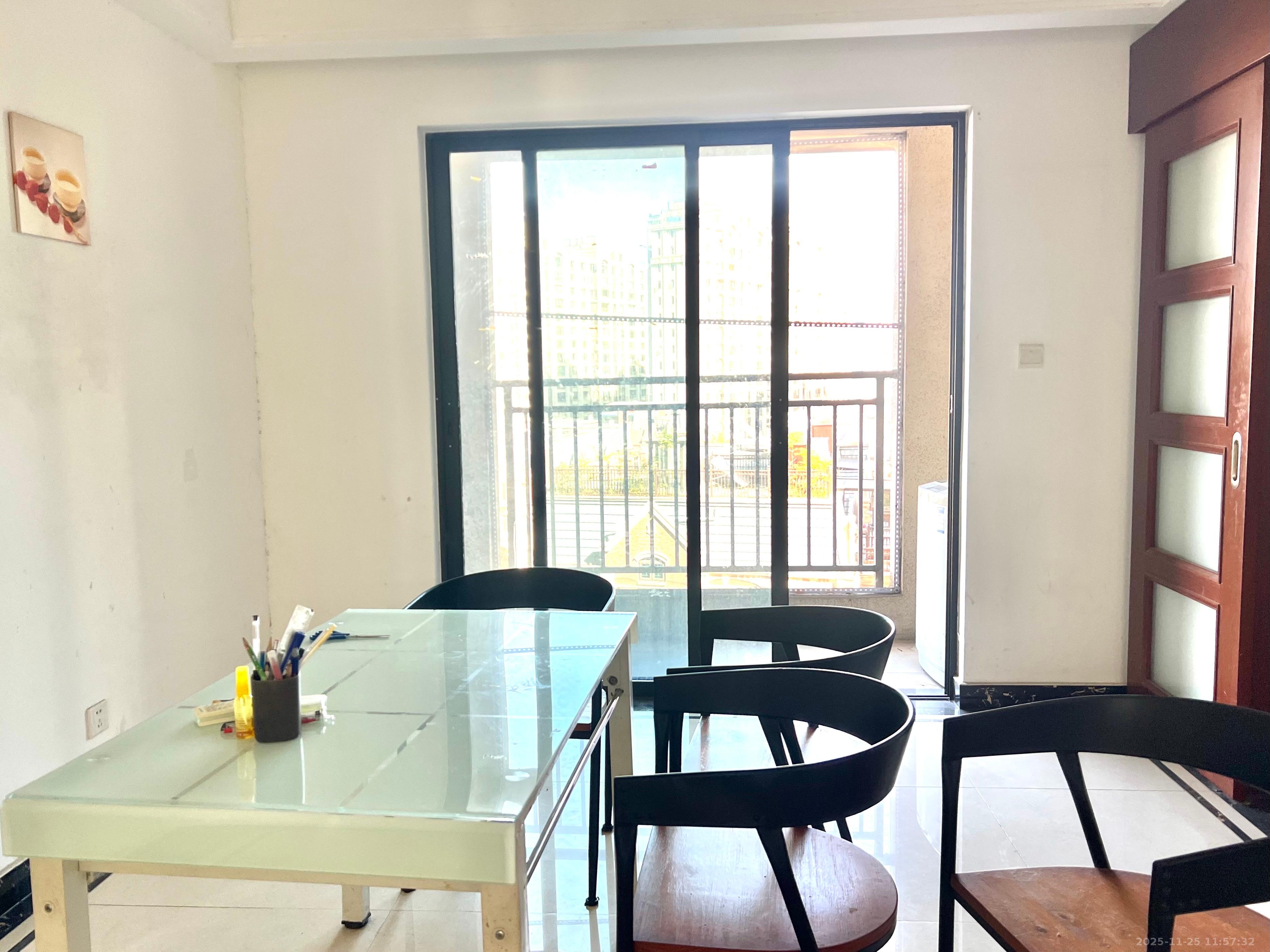 中海梅溪湖壹号  3室2厅2卫    2800.0元/月