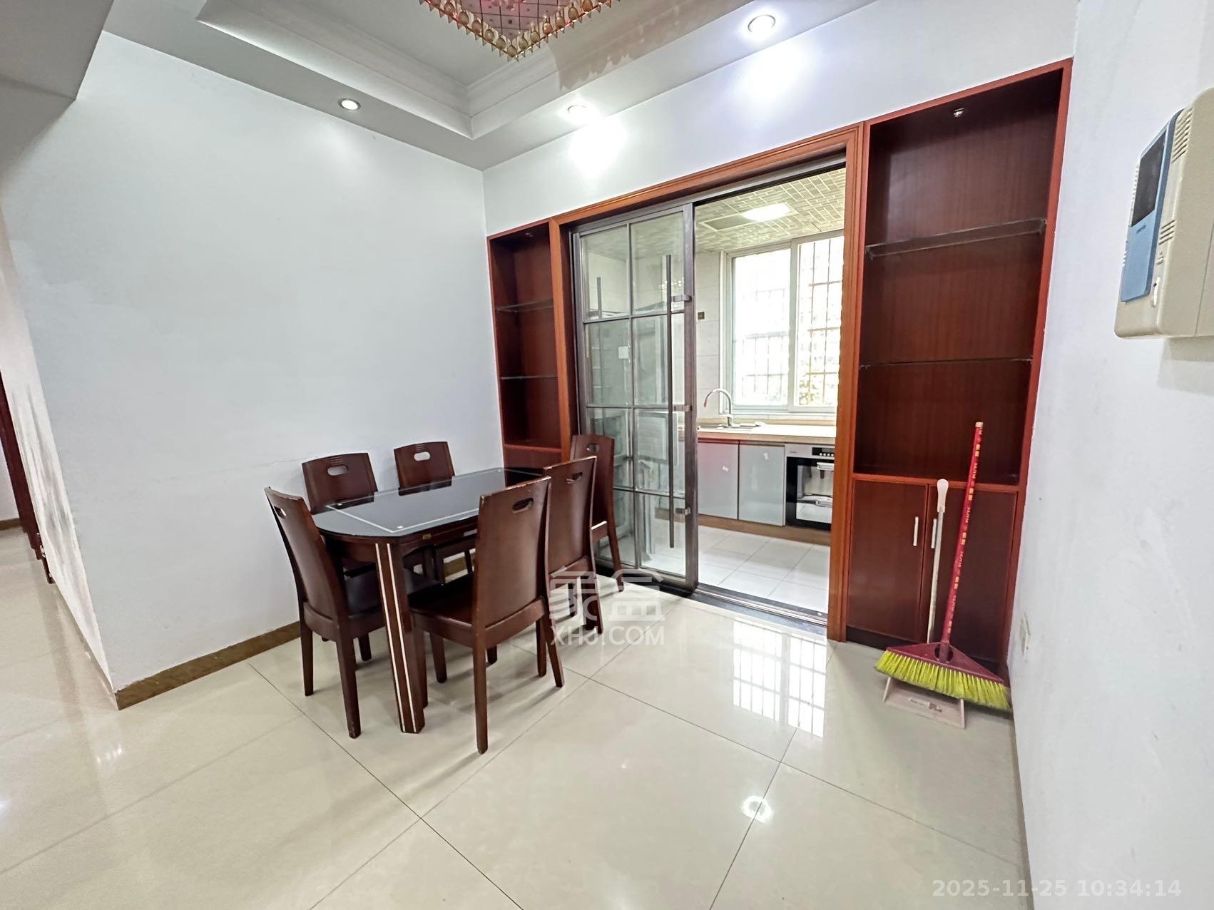 上河国际C区 3室1厅1卫 2900.0元/月 上河国际C区 3室1厅1卫 2900.0元/月室内图