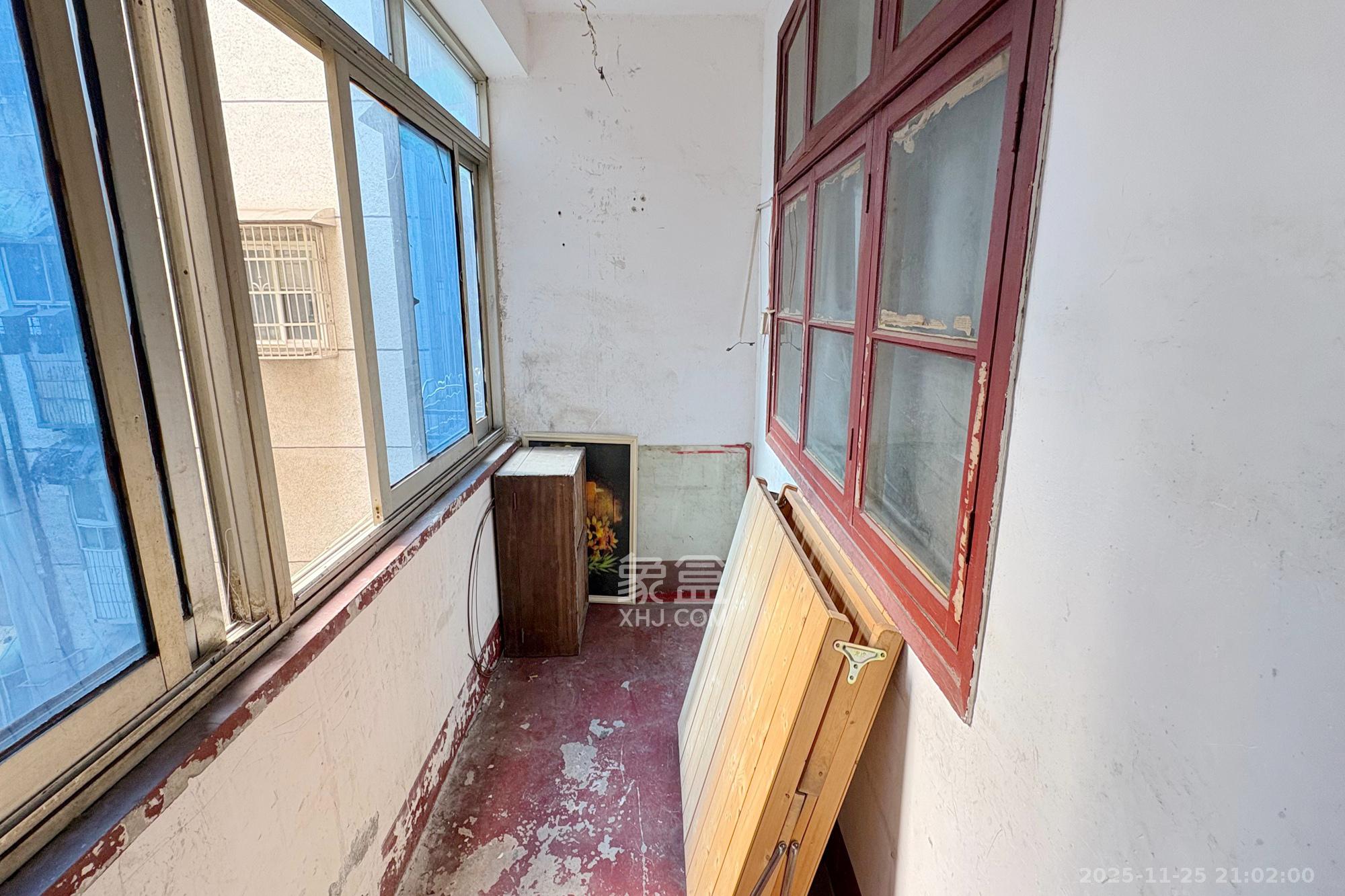 桐荫里社区 2室1厅1卫 38.0万 桐荫里社区 2室1厅1卫 38.0万阳台