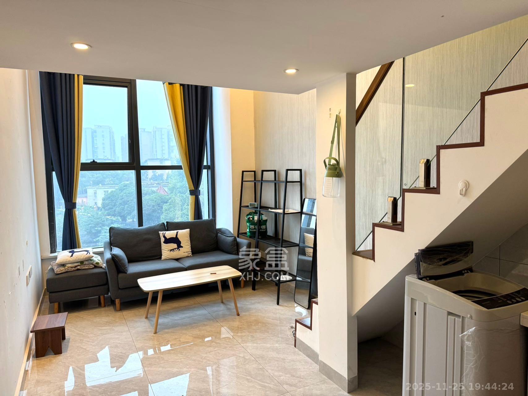 裕天国际商汇中心  1室1厅1卫    1600.0元/月