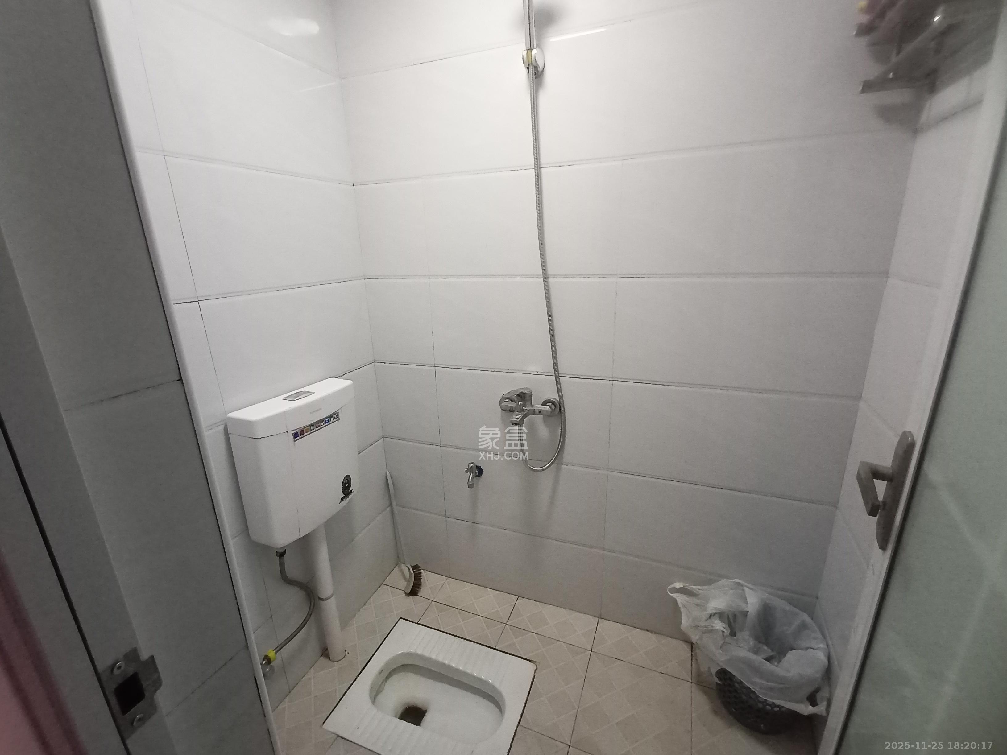 岳华新苑  1室1厅1卫    1200.0元/月室内图