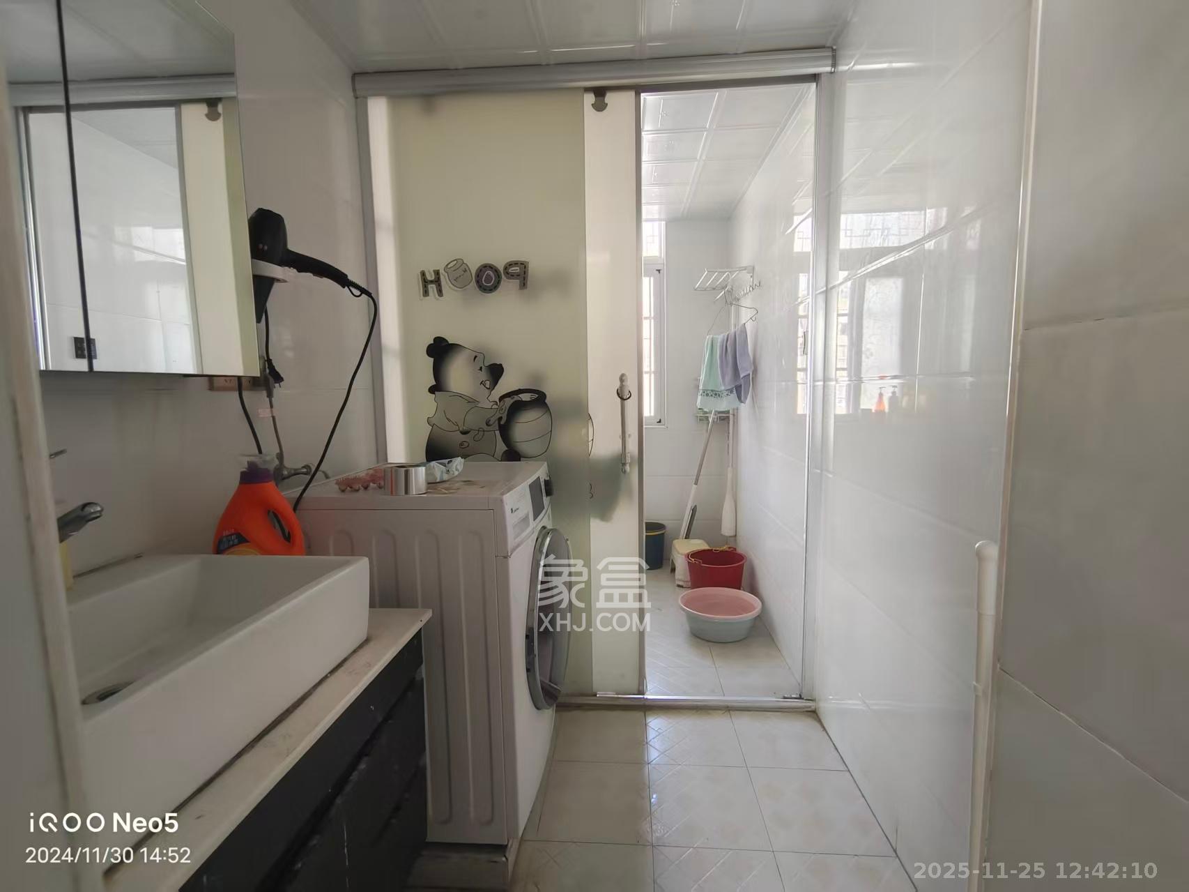 丰园城(鄱阳小区二期) 3室2厅2卫 2000.0元/月 丰园城(鄱阳小区二期) 3室2厅2卫 2000.0元/月室内图