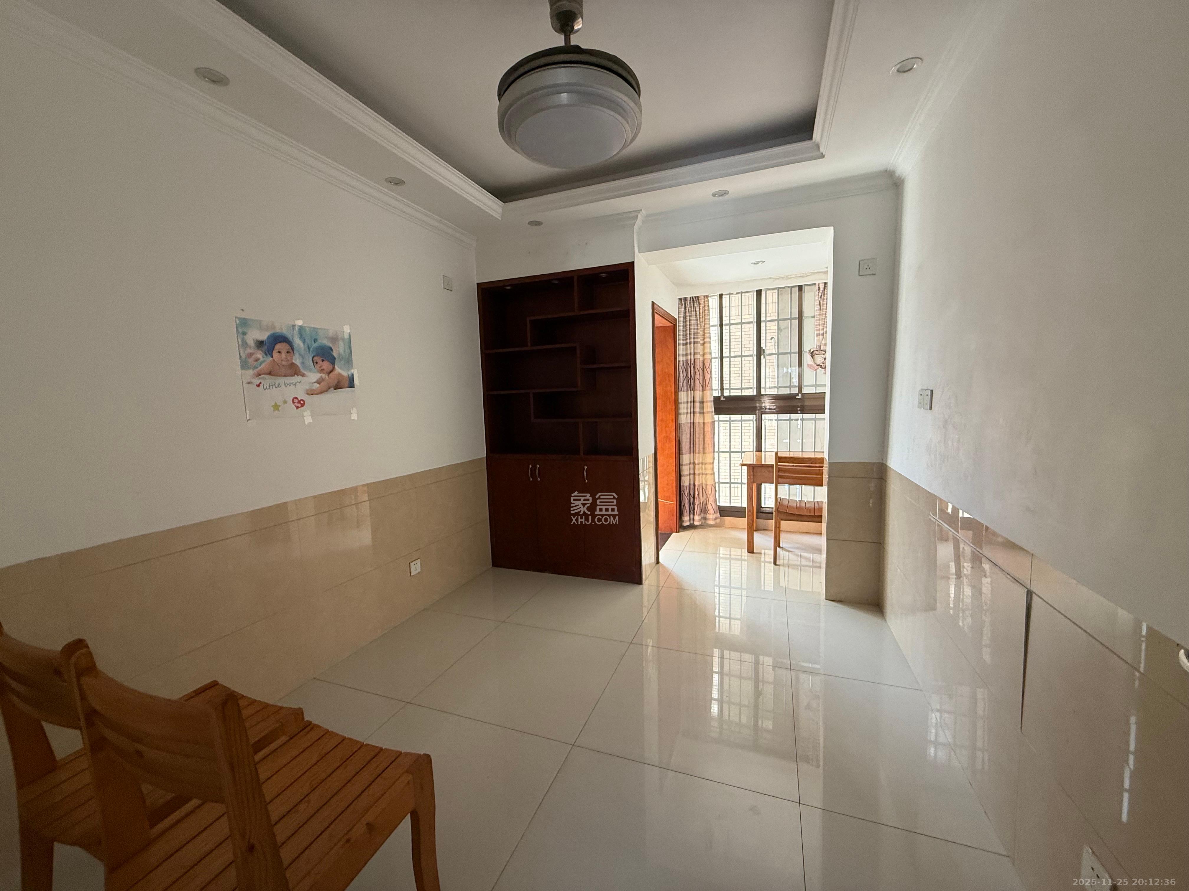 和沁园  3室2厅1卫    2100.0元/月室内图