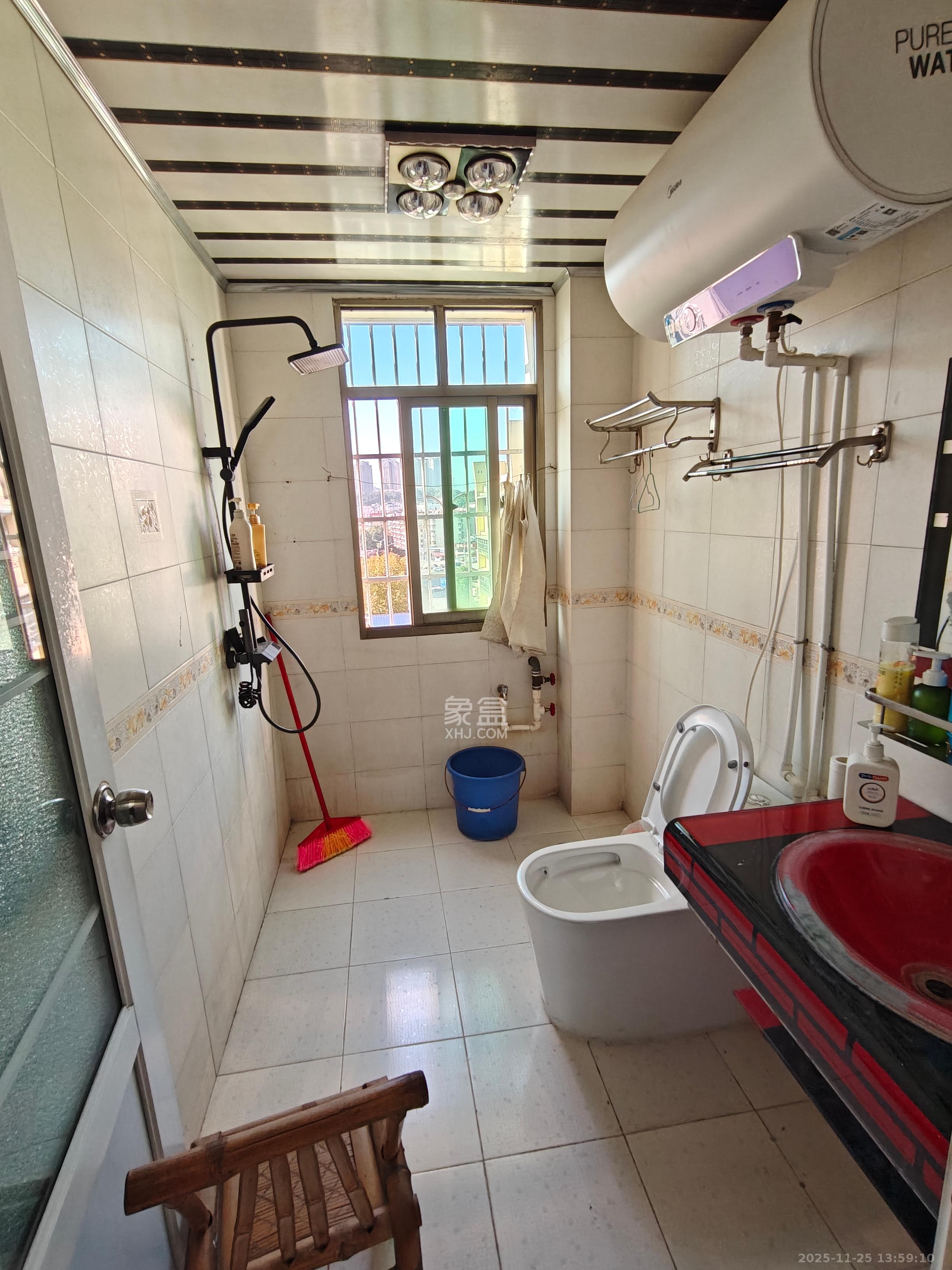 仁和家园  3室2厅2卫    1600.0元/月室内图