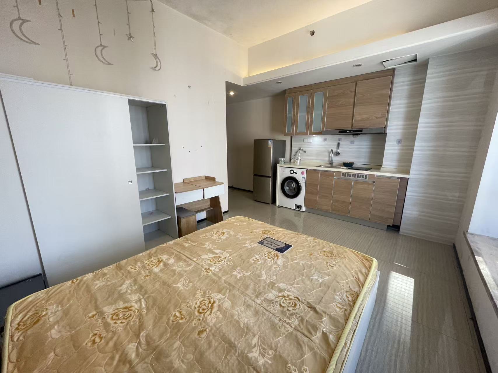 恒大外滩 1室0厅1卫 1600.0元/月 恒大外滩 1室0厅1卫 1600.0元/月室内图