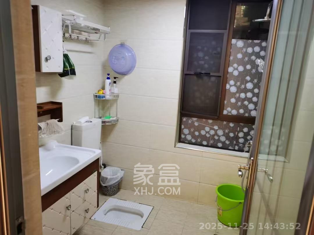 华润凤凰城三期 1室2厅1卫 2000.0元/月 华润凤凰城三期 1室2厅1卫 2000.0元/月室内图