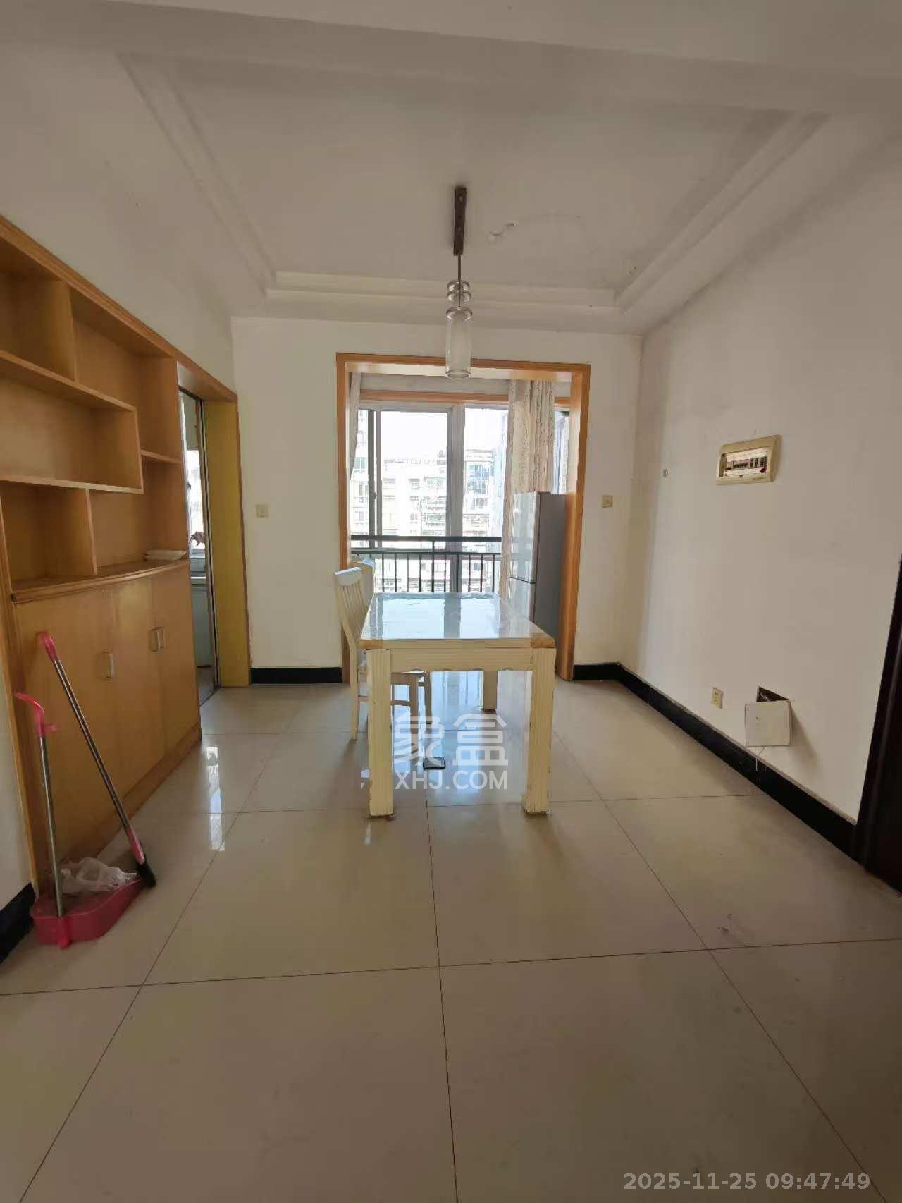 山语城一期 3室2厅2卫 1800.0元/月 山语城一期 3室2厅2卫 1800.0元/月室内图