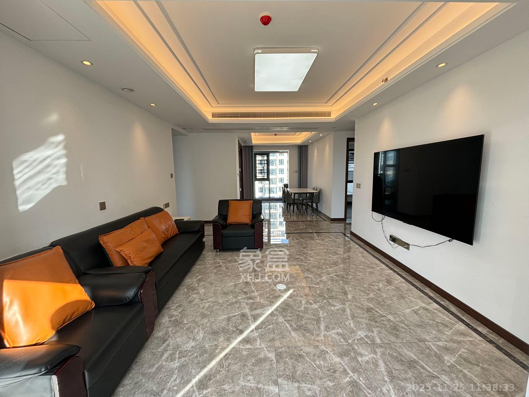 绿地长沙城际空间站(绿地新里佳苑) 4室2厅2卫 3500.0元/月 绿地长沙城际空间站(绿地新里佳苑) 4室2厅2卫 3500.0元/月室内图