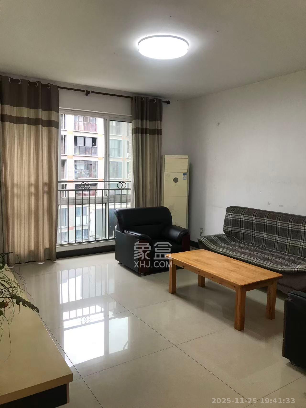 万国城（当代满庭春MOMA）一期  3室2厅2卫    2000.0元/月