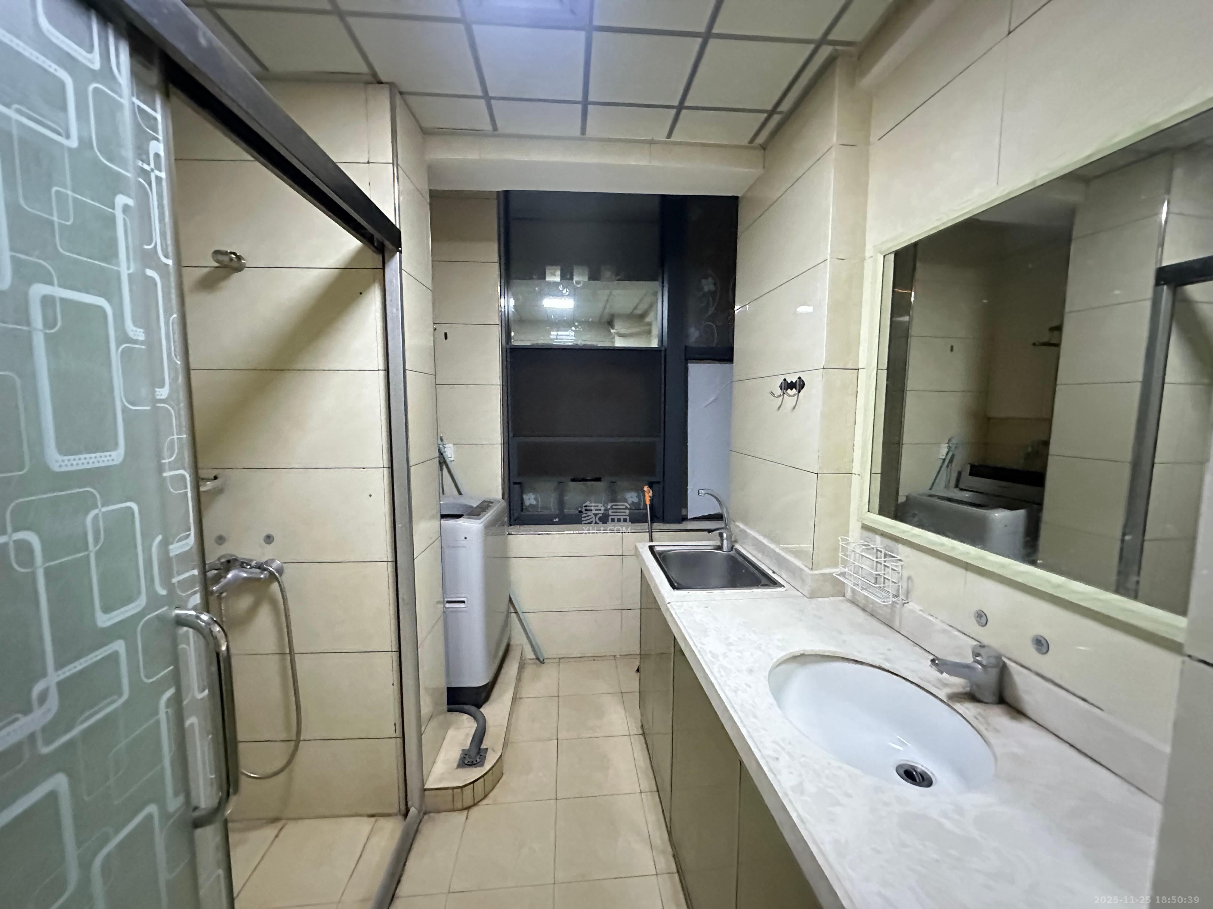 蓝湾国际广场  1室1厅1卫    1600.0元/月室内图