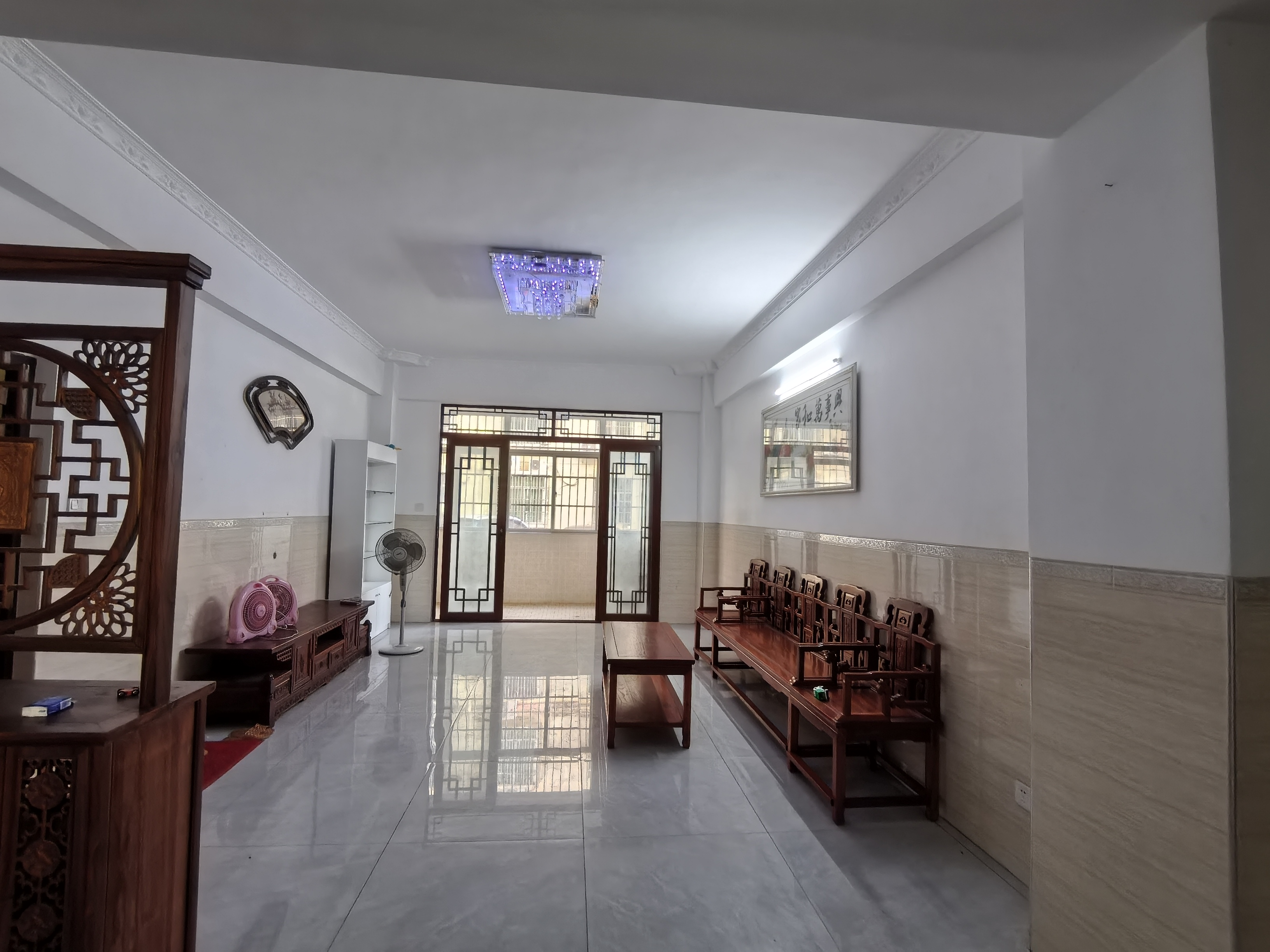 富源佳园  3室2厅2卫    2400.0元/月室内图