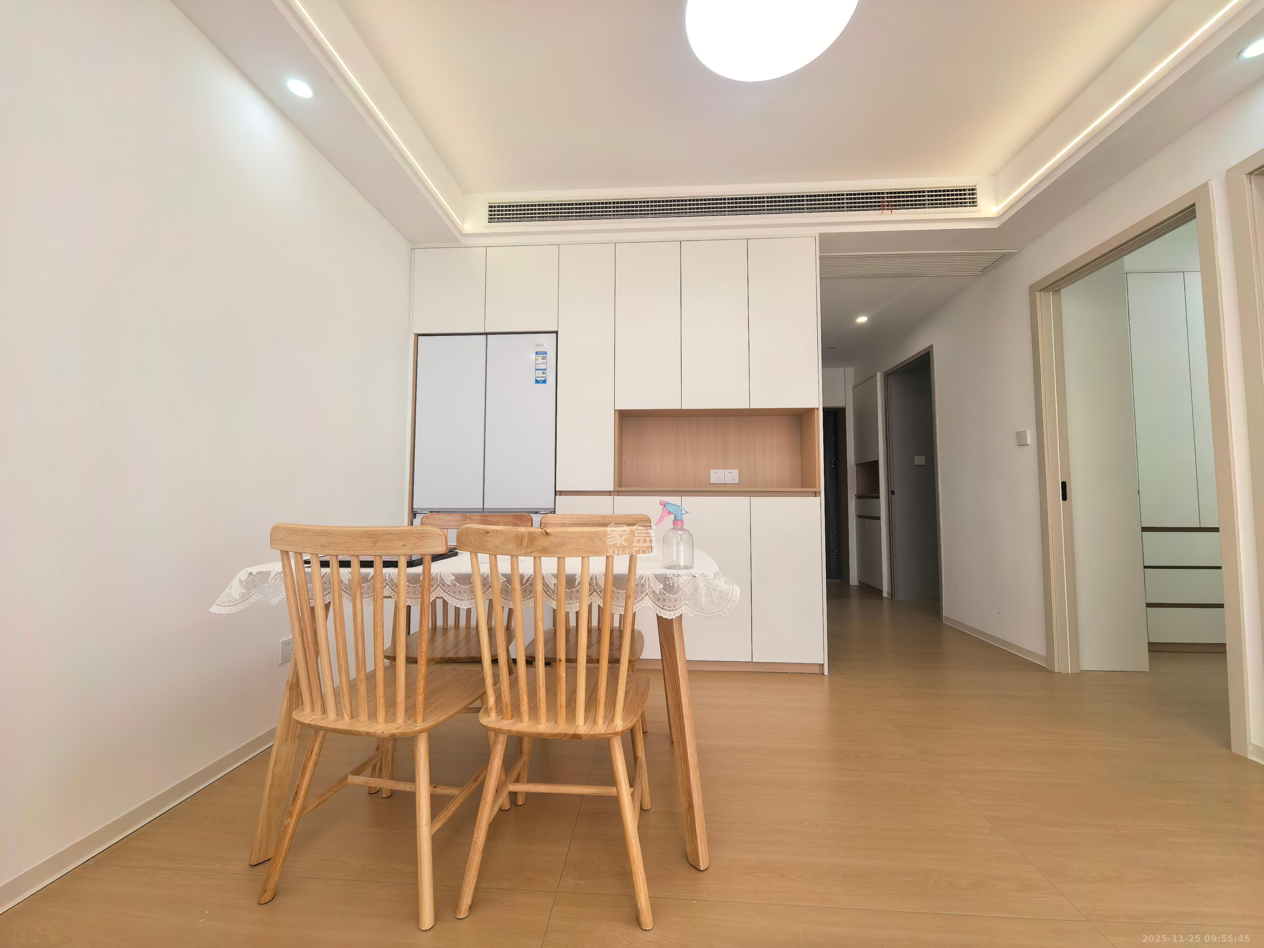 兴威名座 3室2厅1卫 3500.0元/月 兴威名座 3室2厅1卫 3500.0元/月室内图