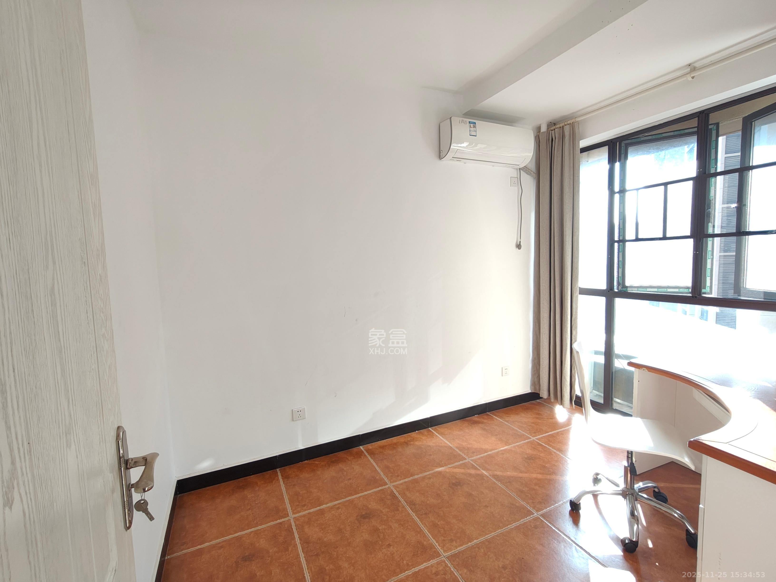 和泓梅溪四季 3室2厅1卫 2500.0元/月 和泓梅溪四季 3室2厅1卫 2500.0元/月室内图