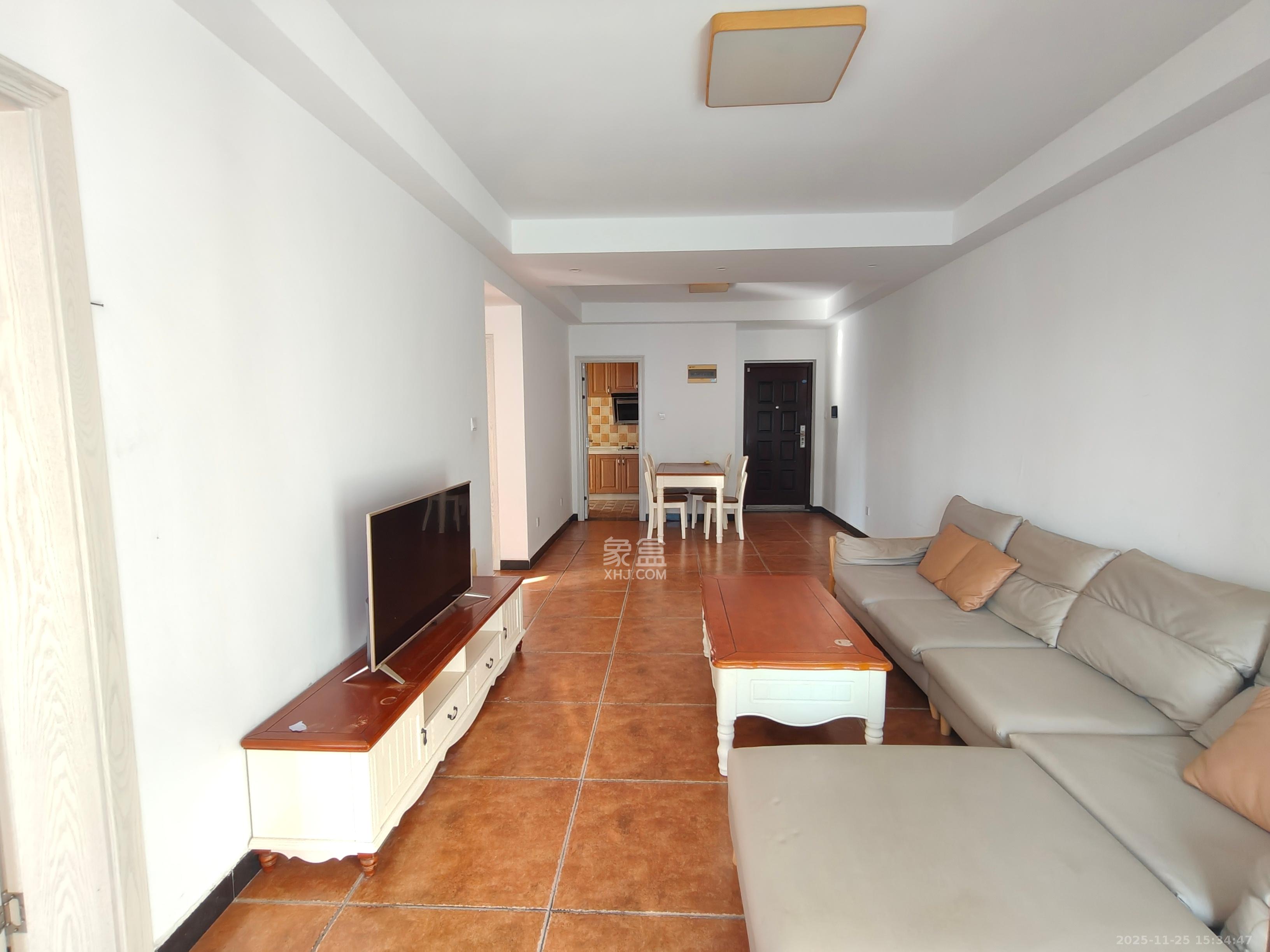 和泓梅溪四季  3室2厅1卫    2500.0元/月室内图