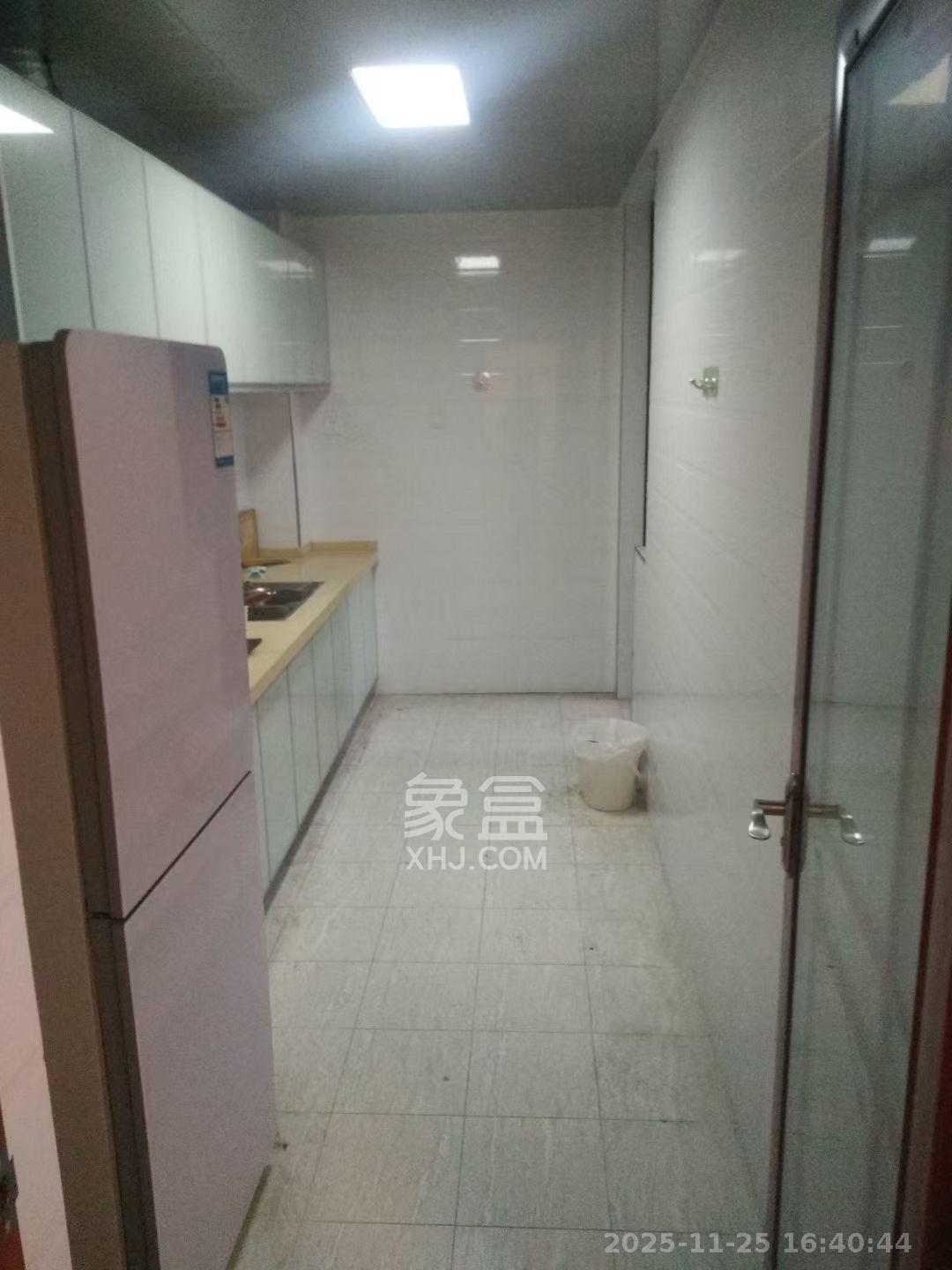 世茂外滩里(世茂铂翠湾三期) 1室0厅0卫 3000.0元/月 世茂外滩里(世茂铂翠湾三期) 1室0厅0卫 3000.0元/月室内图