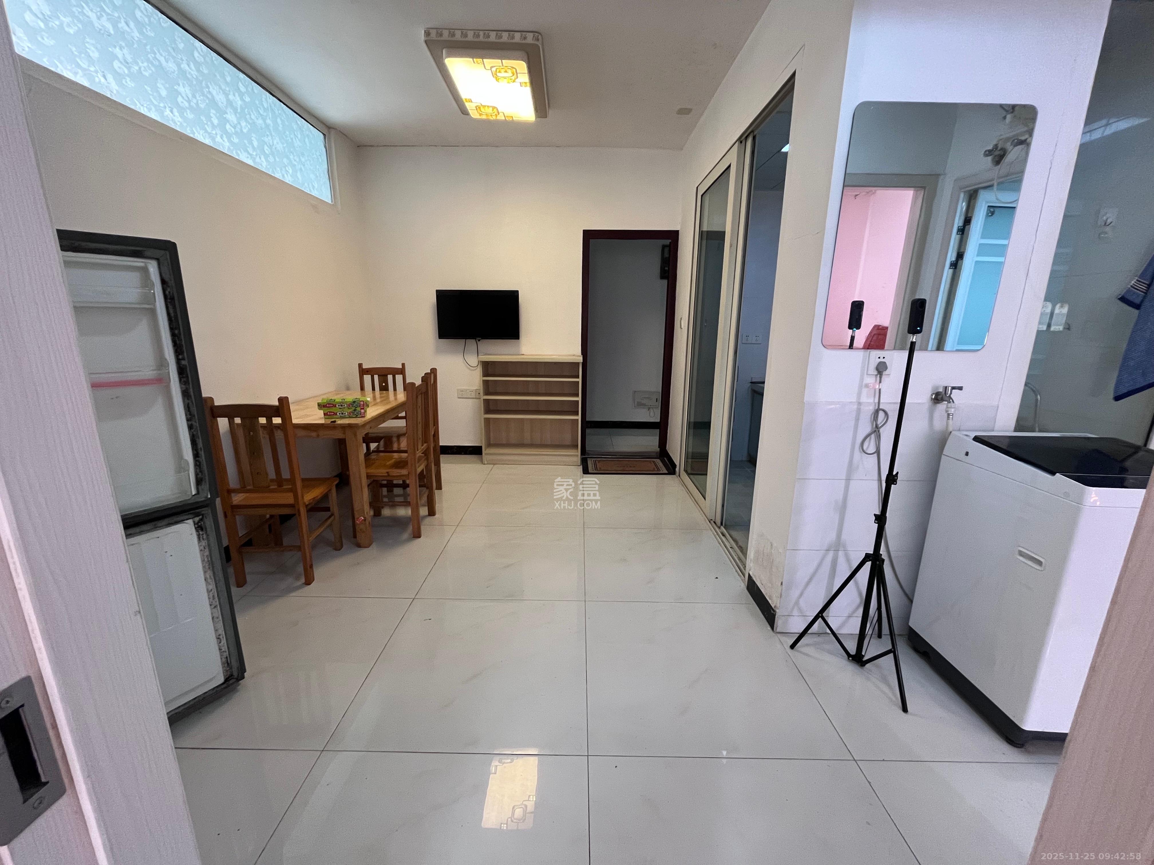 和润园一、二期 2室1厅1卫 1350.0元/月 和润园一、二期 2室1厅1卫 1350.0元/月室内图