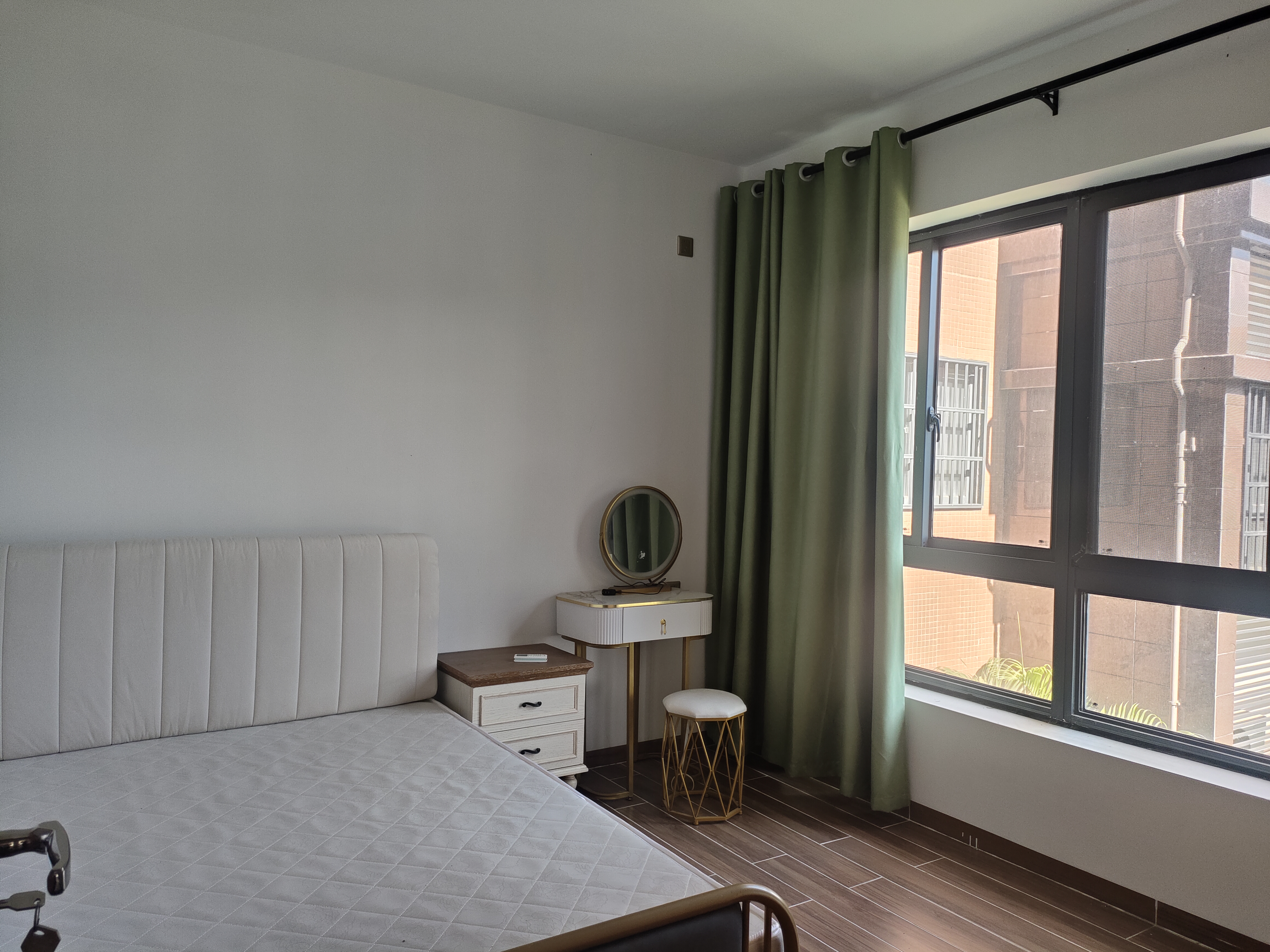 南海幸福汇  4室2厅2卫    2300.0元/月室内图