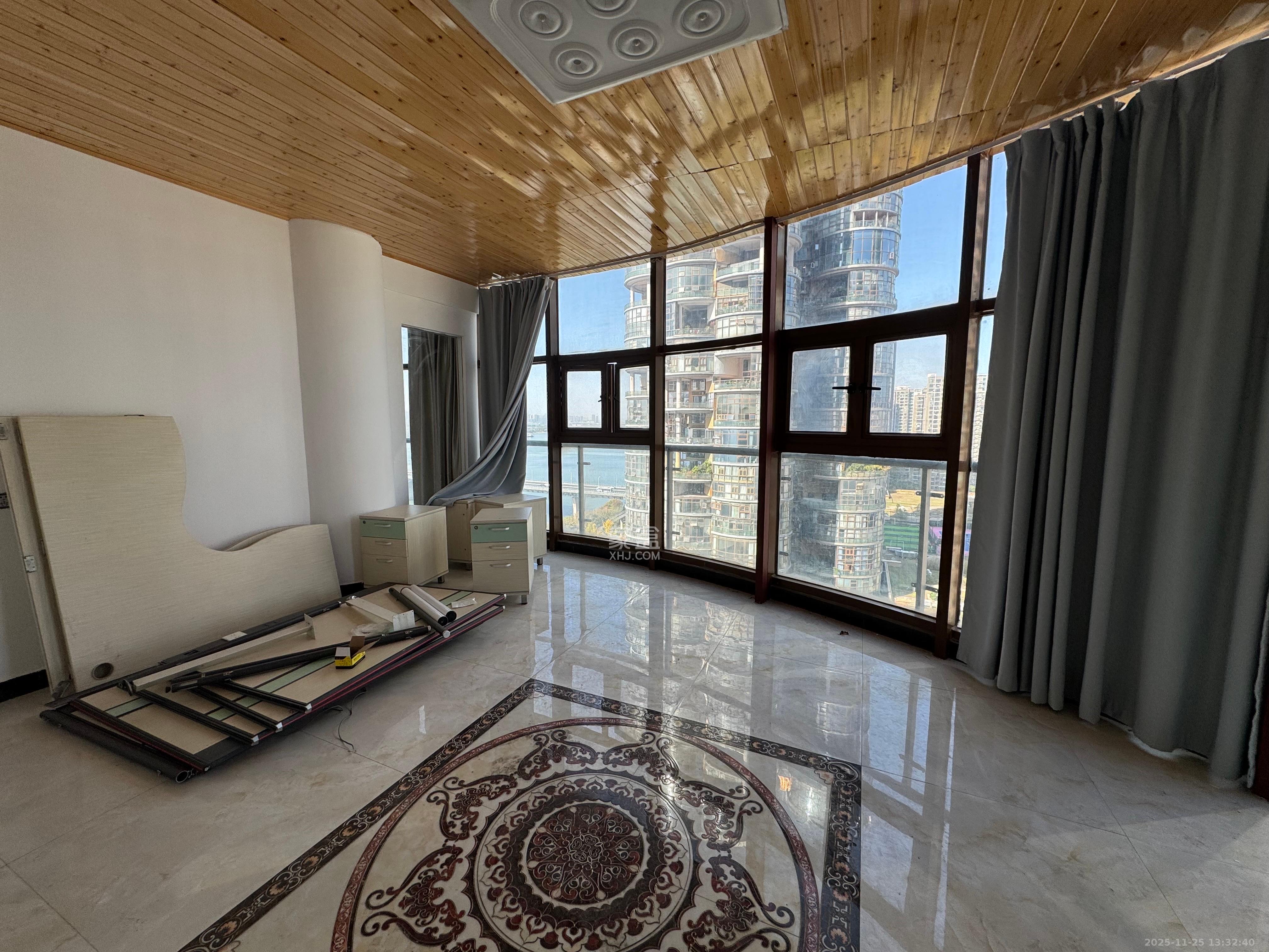 湘江世纪城富湾国际 4室2厅2卫 7000.0元/月 湘江世纪城富湾国际 4室2厅2卫 7000.0元/月室内图