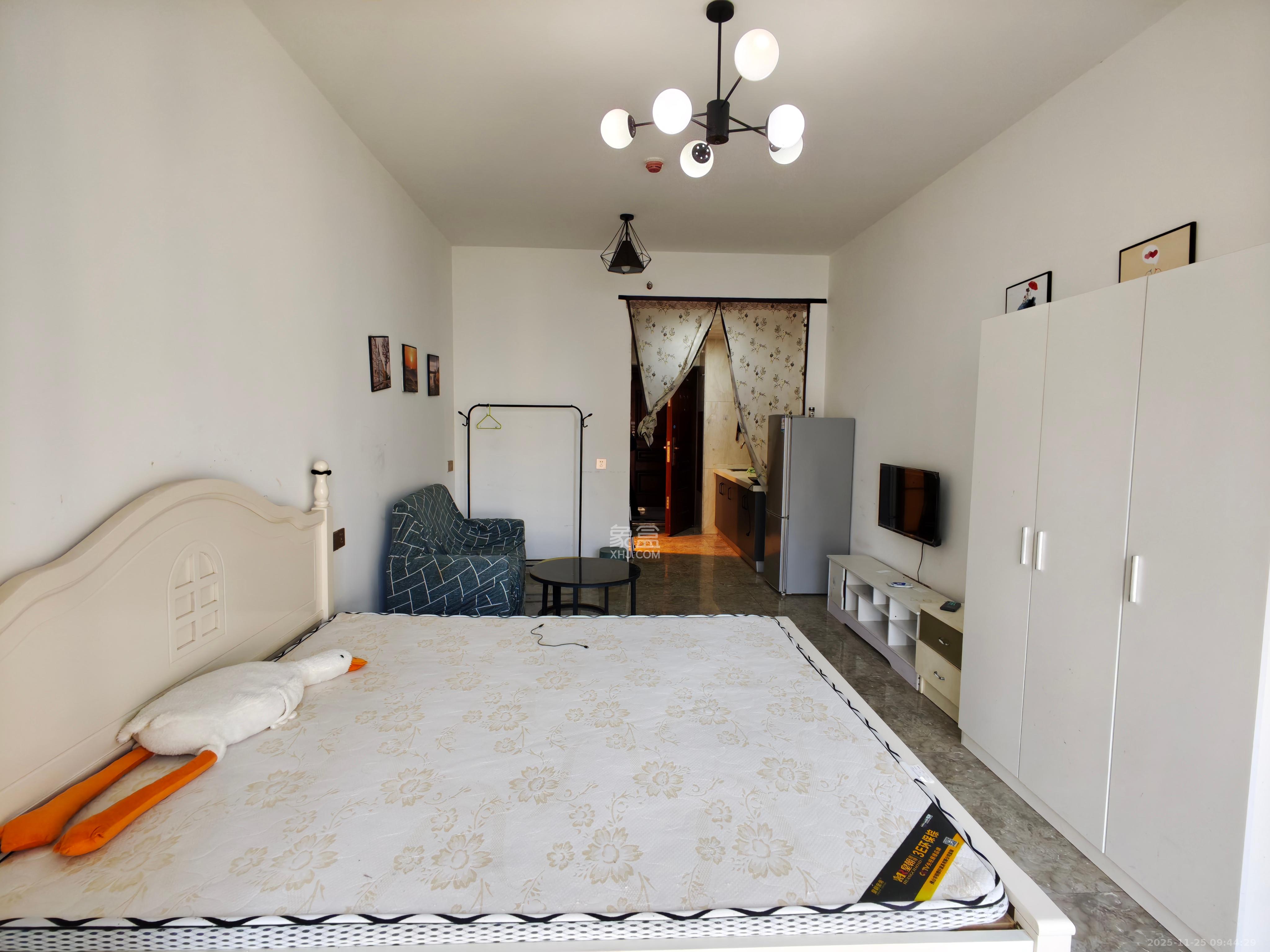 钱隆世家 1室1厅1卫 1400.0元/月 钱隆世家 1室1厅1卫 1400.0元/月室内图