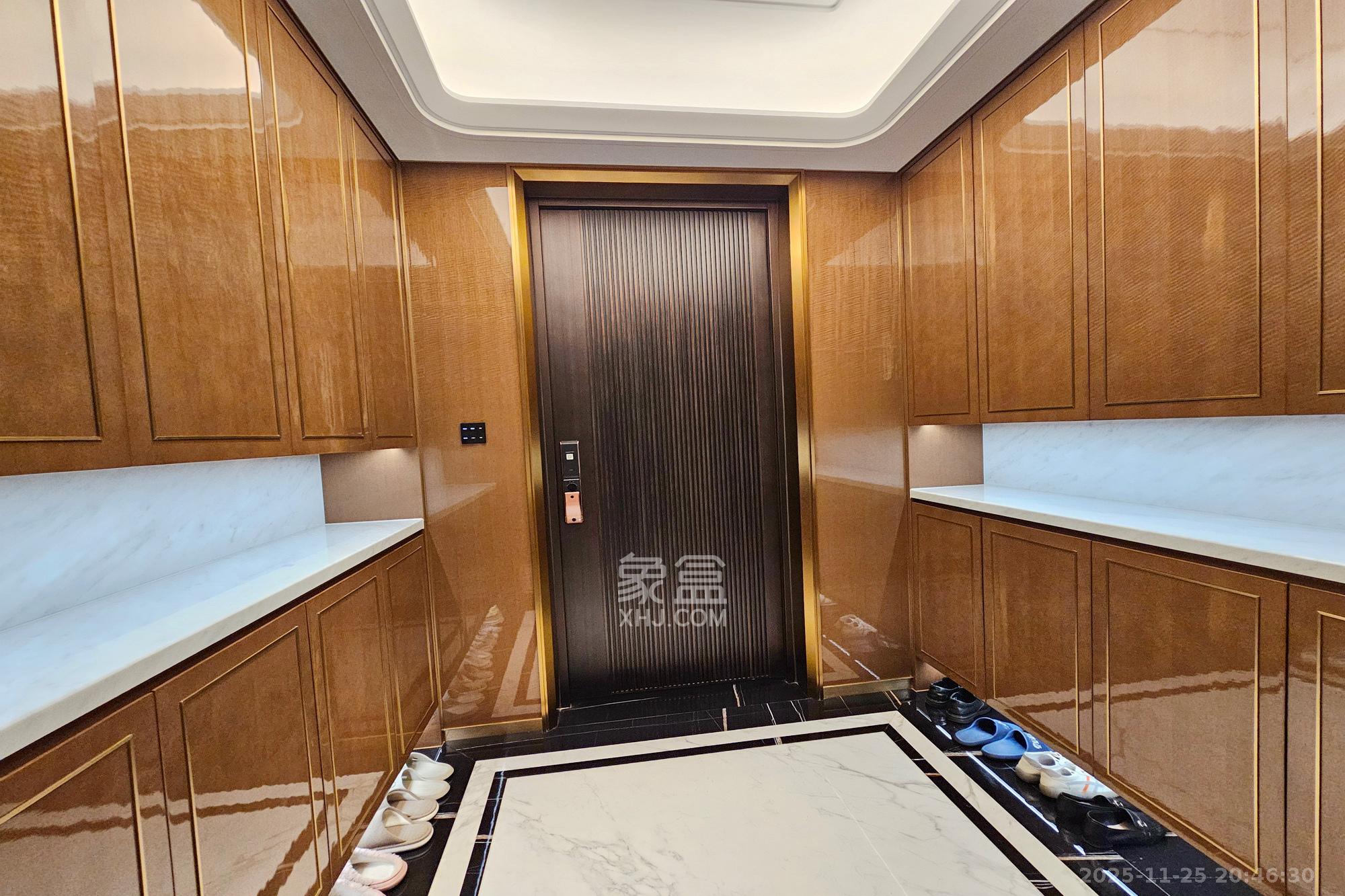 运达滨河广场  4室2厅3卫    580.0万其他