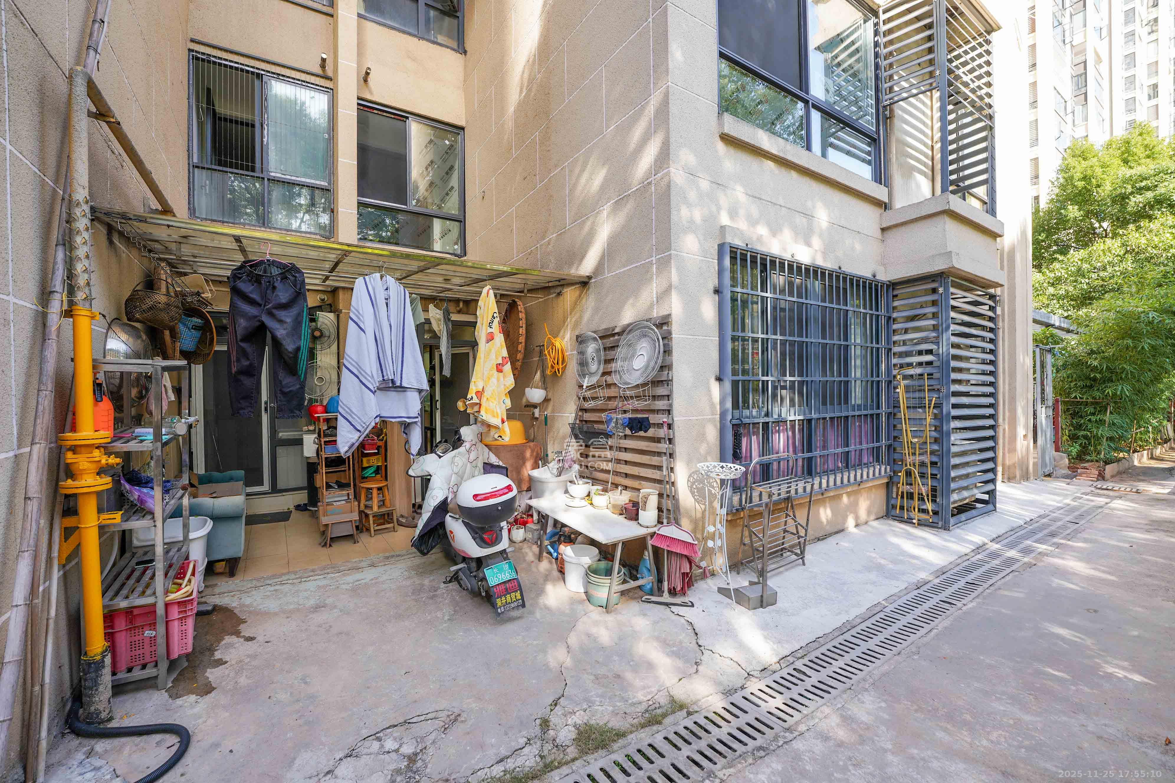 五矿万境蓝山 2室2厅1卫 68.0万 五矿万境蓝山 2室2厅1卫 68.0万阳台