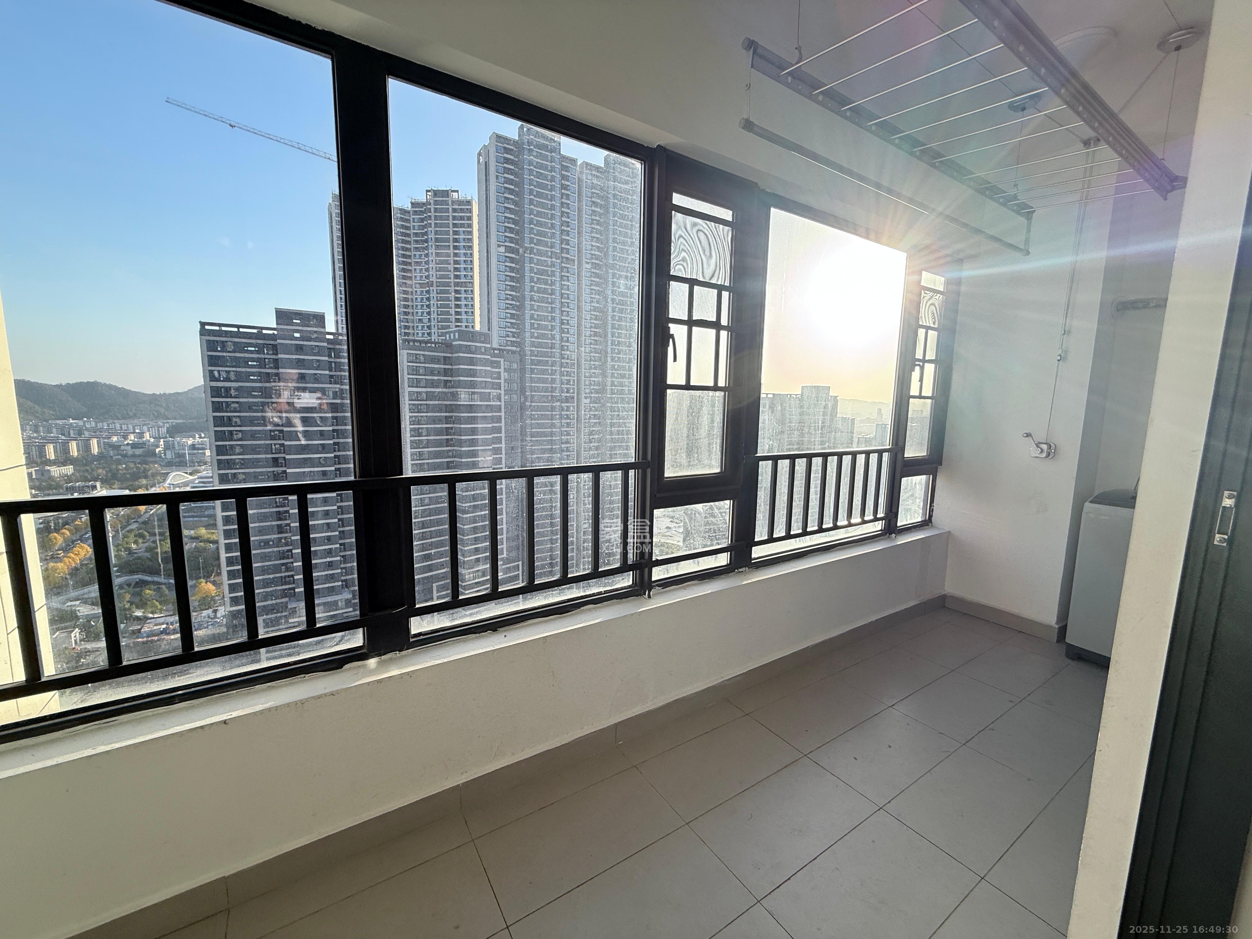 南山梅溪一方 4室2厅2卫 2850.0元/月 南山梅溪一方 4室2厅2卫 2850.0元/月室内图