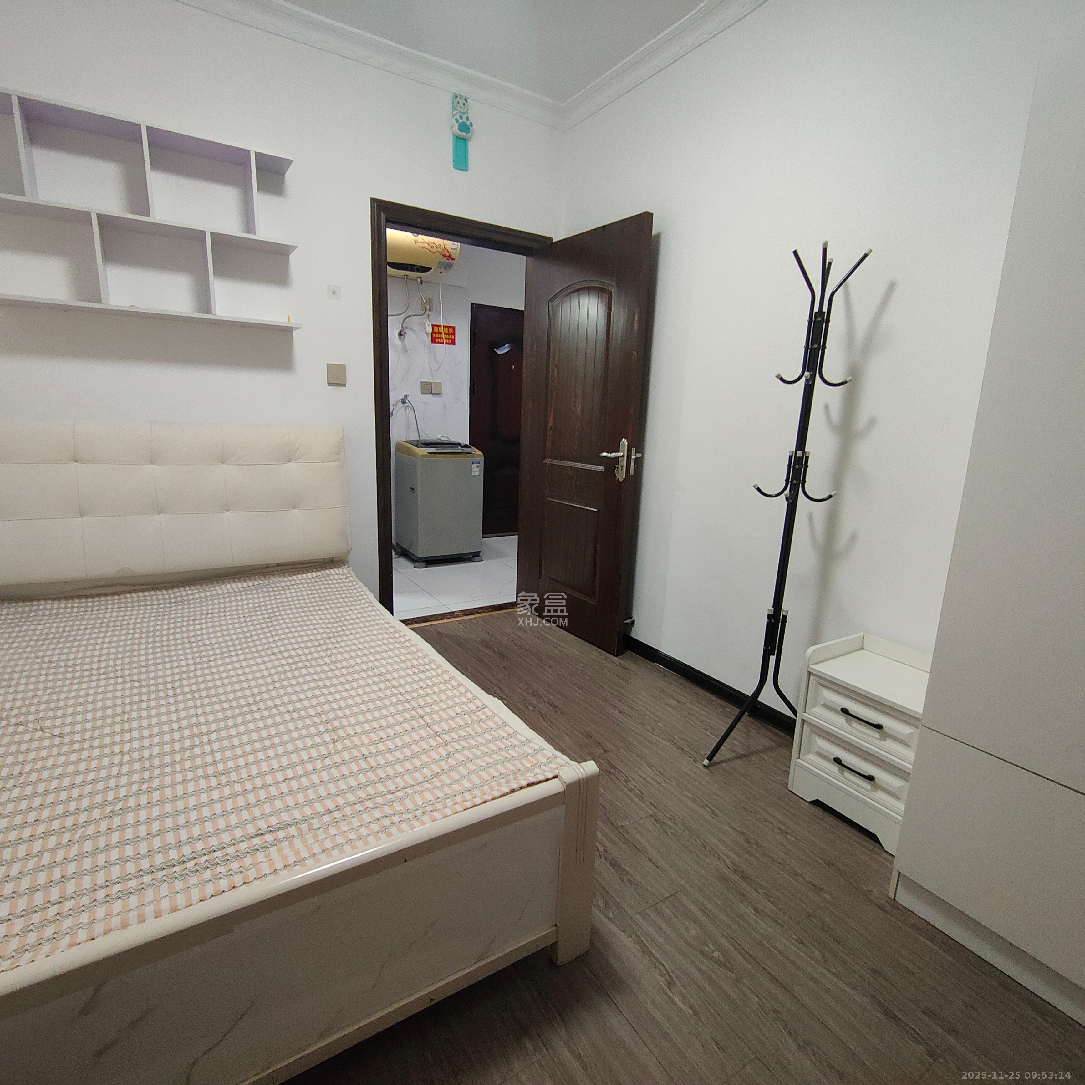 和庄  2室1厅1卫    1800.0元/月室内图