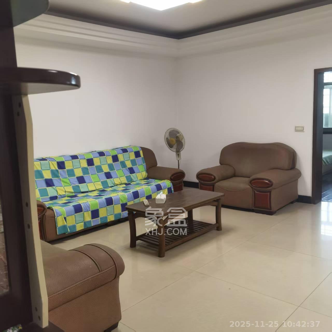 鸭婆塘小区 4室2厅1卫 2000.0元/月 鸭婆塘小区 4室2厅1卫 2000.0元/月室内图