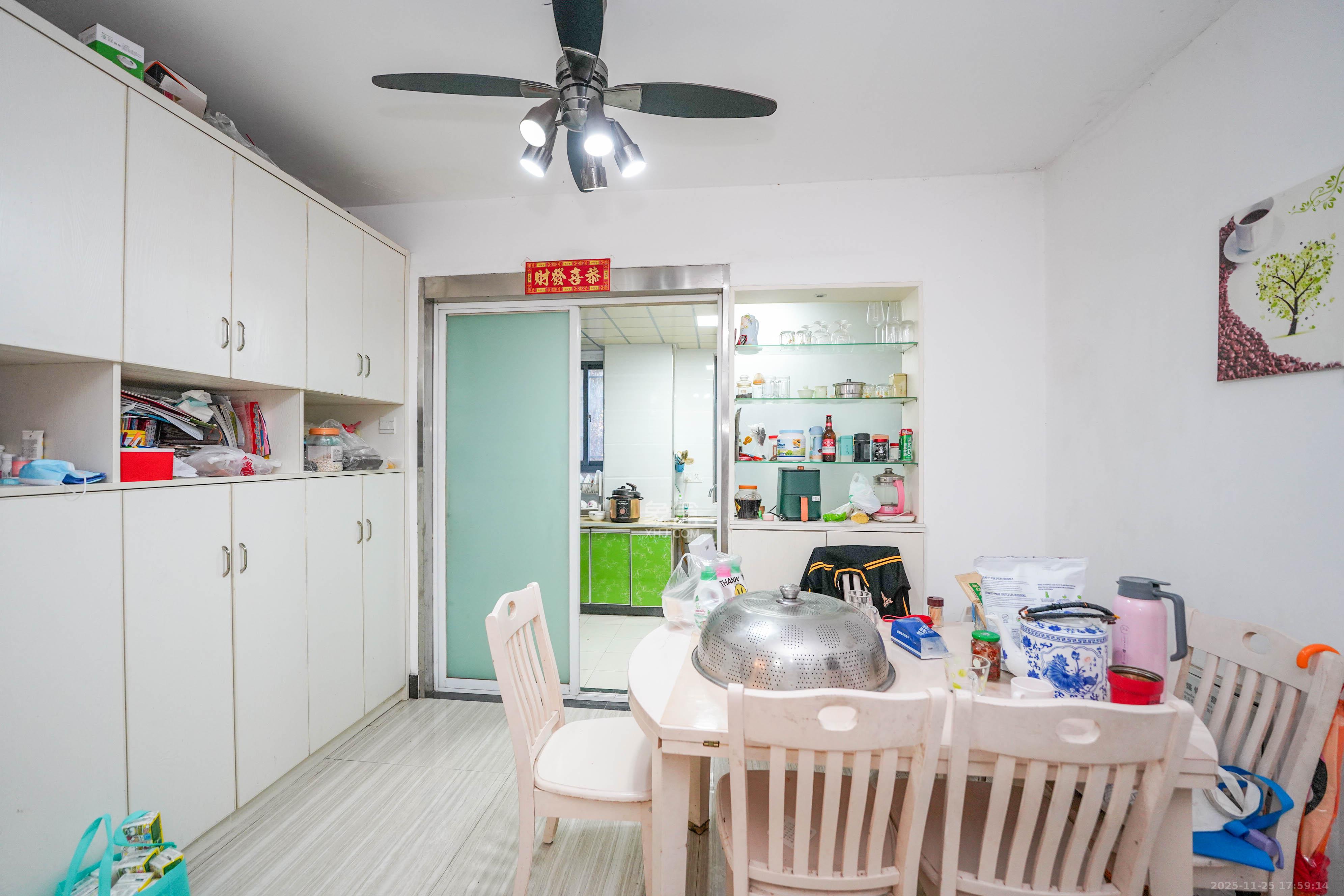 五矿格澜郡 3室2厅1卫 73.8万 五矿格澜郡 3室2厅1卫 73.8万客厅