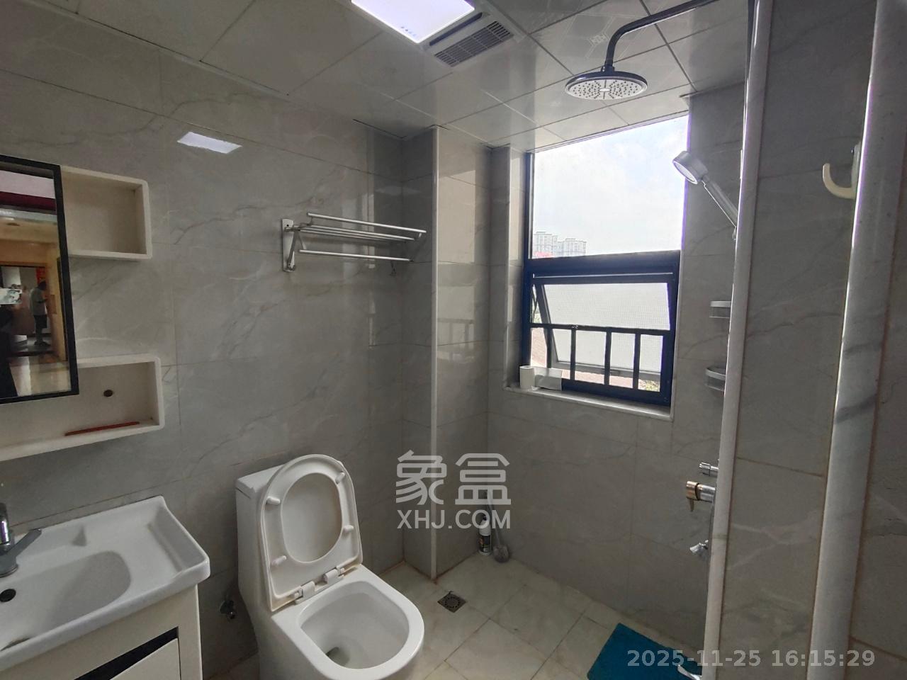 高升时代广场(冠铭商务中心) 4室2厅2卫 2800.0元/月 高升时代广场(冠铭商务中心) 4室2厅2卫 2800.0元/月室内图