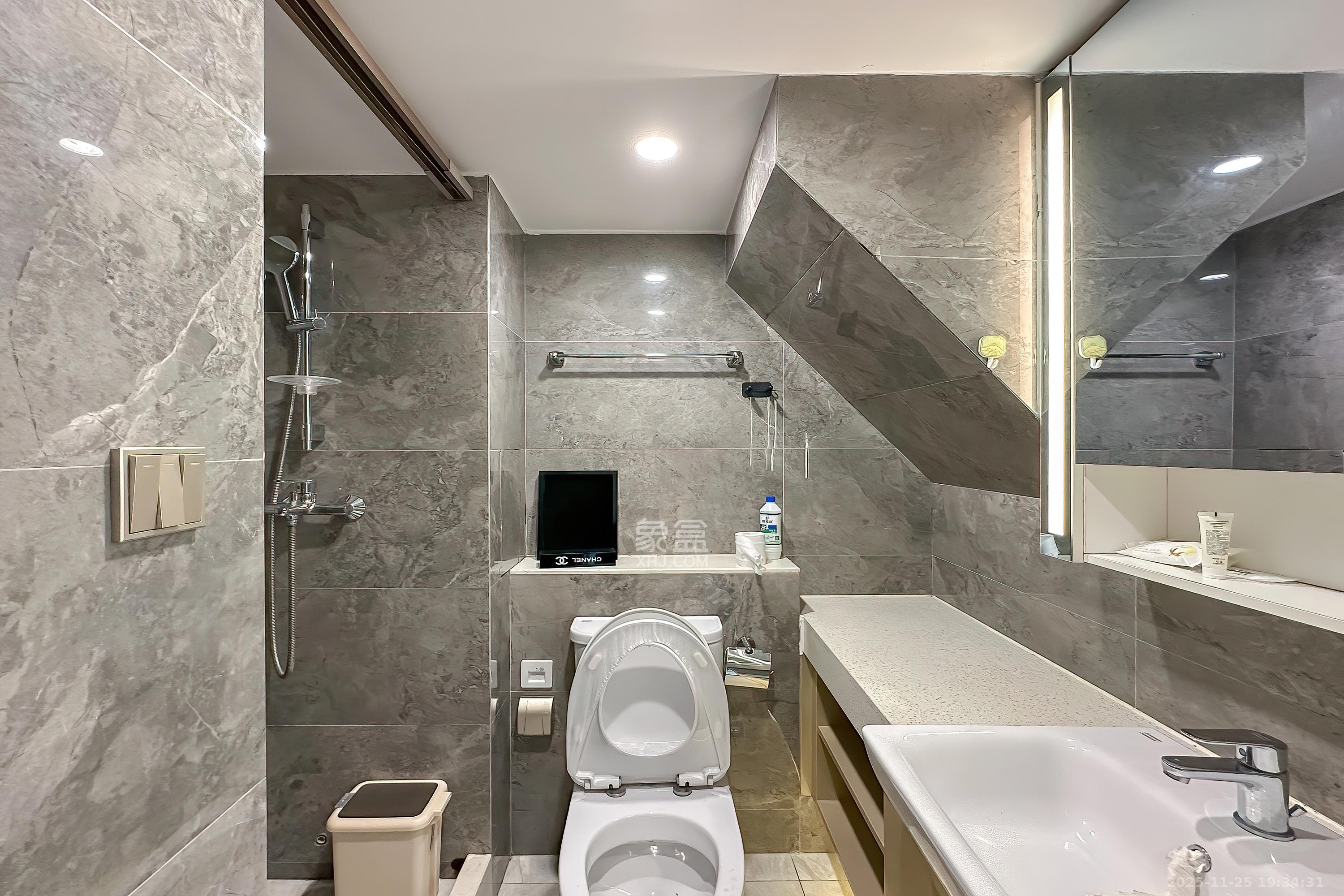 华远华时代 2室1厅1卫 48.0万 华远华时代 2室1厅1卫 48.0万卫生间