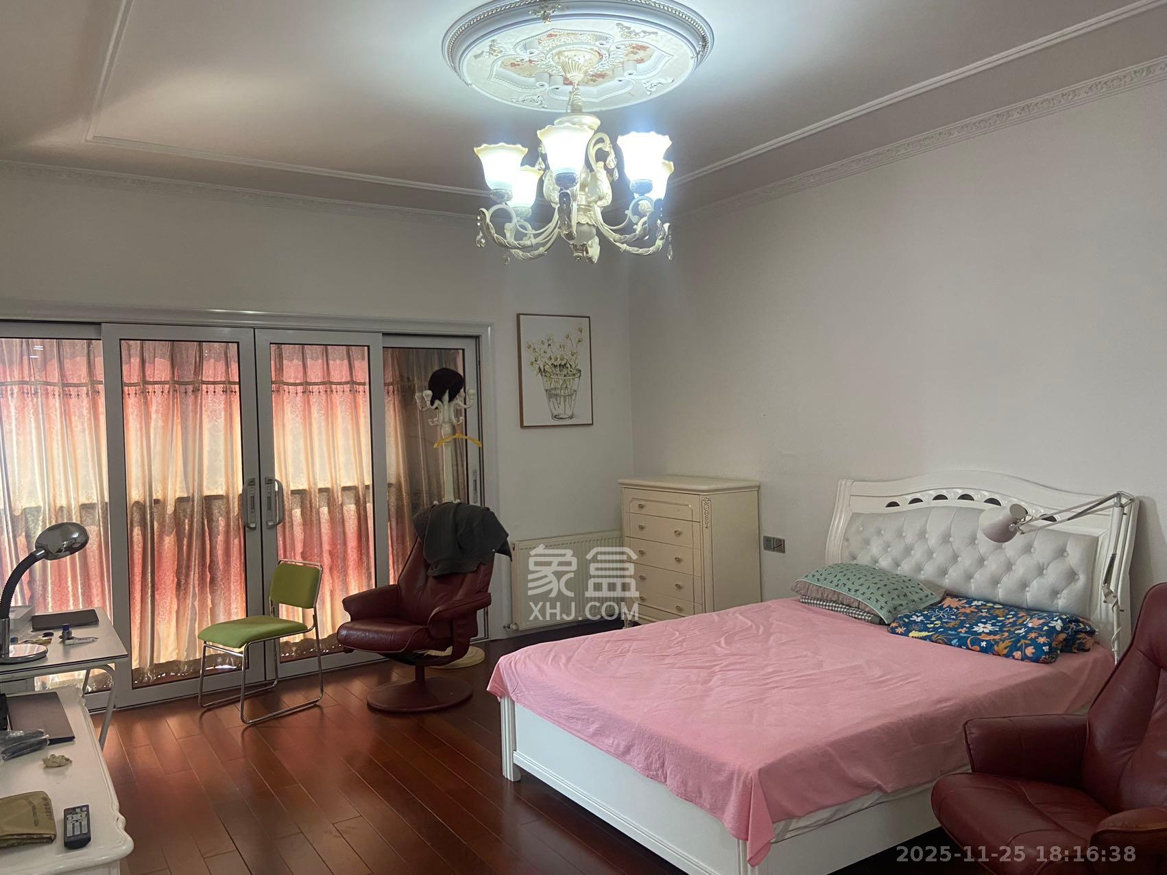 藏珑湖上国际花园  5室2厅3卫    10000.0元/月室内图