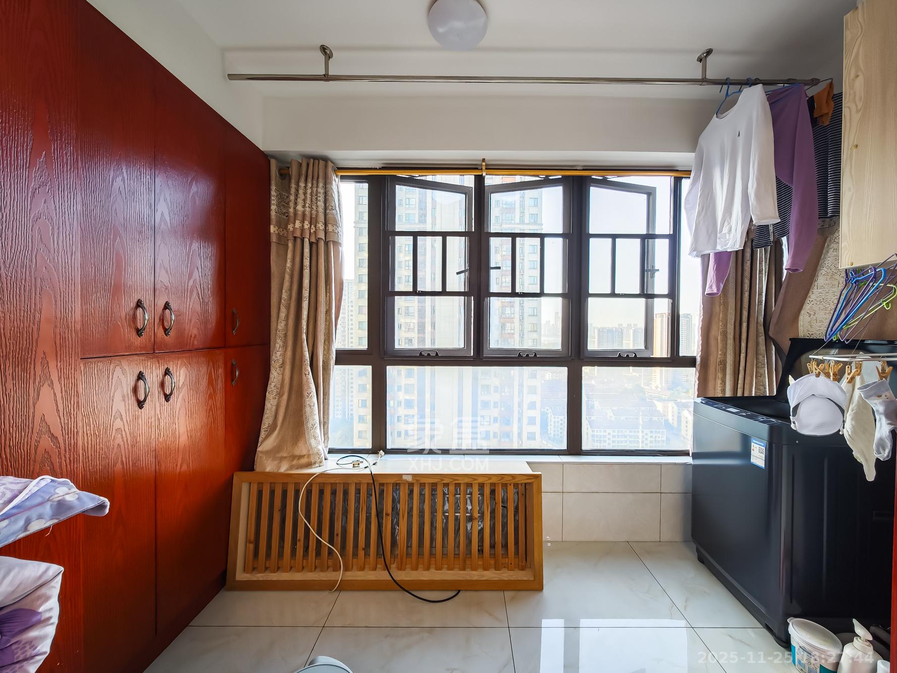 山语城三期  3室2厅1卫    68.0万阳台