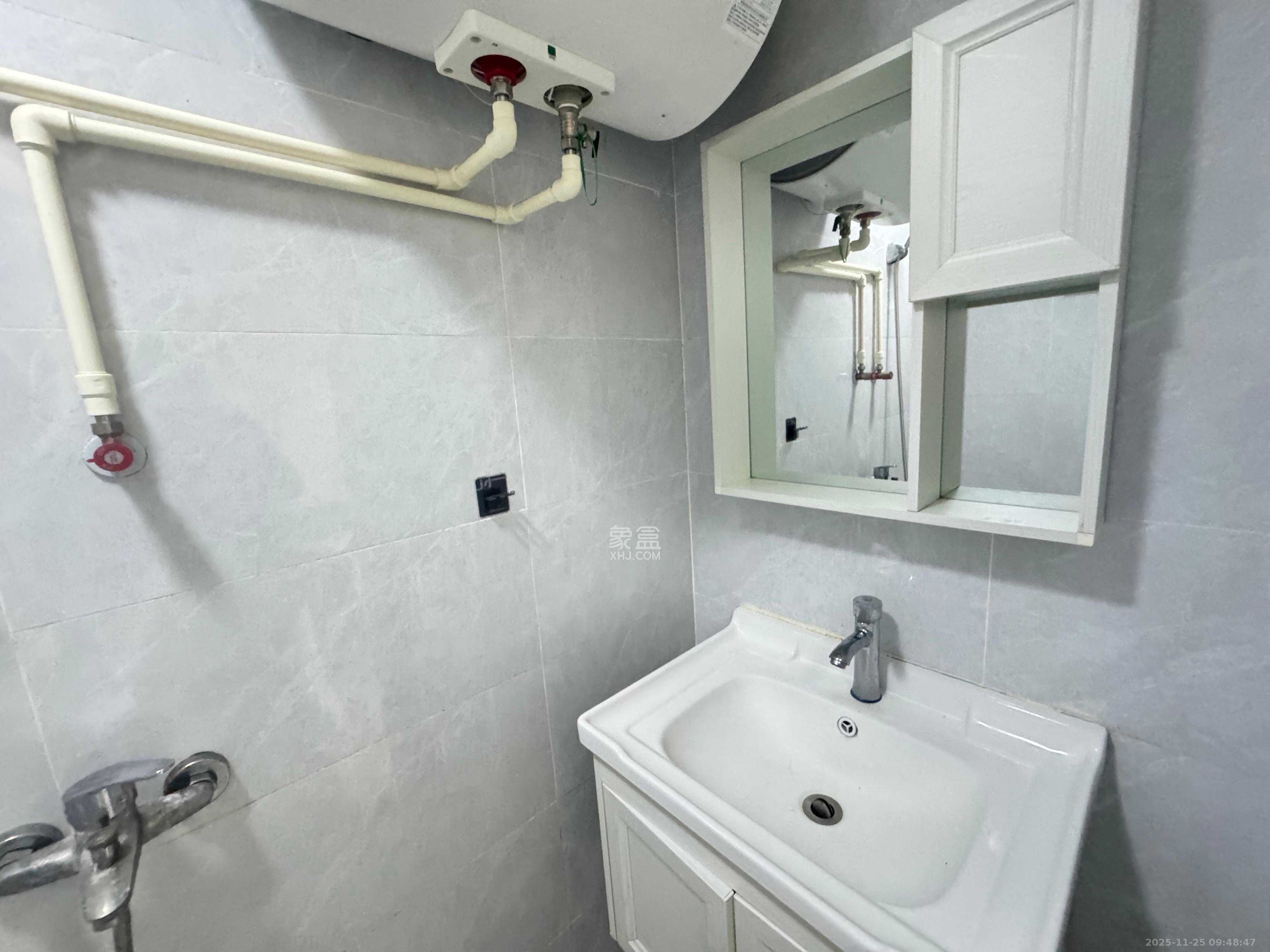 保利香槟国际 1室0厅0卫 1200.0元/月 保利香槟国际 1室0厅0卫 1200.0元/月室内图