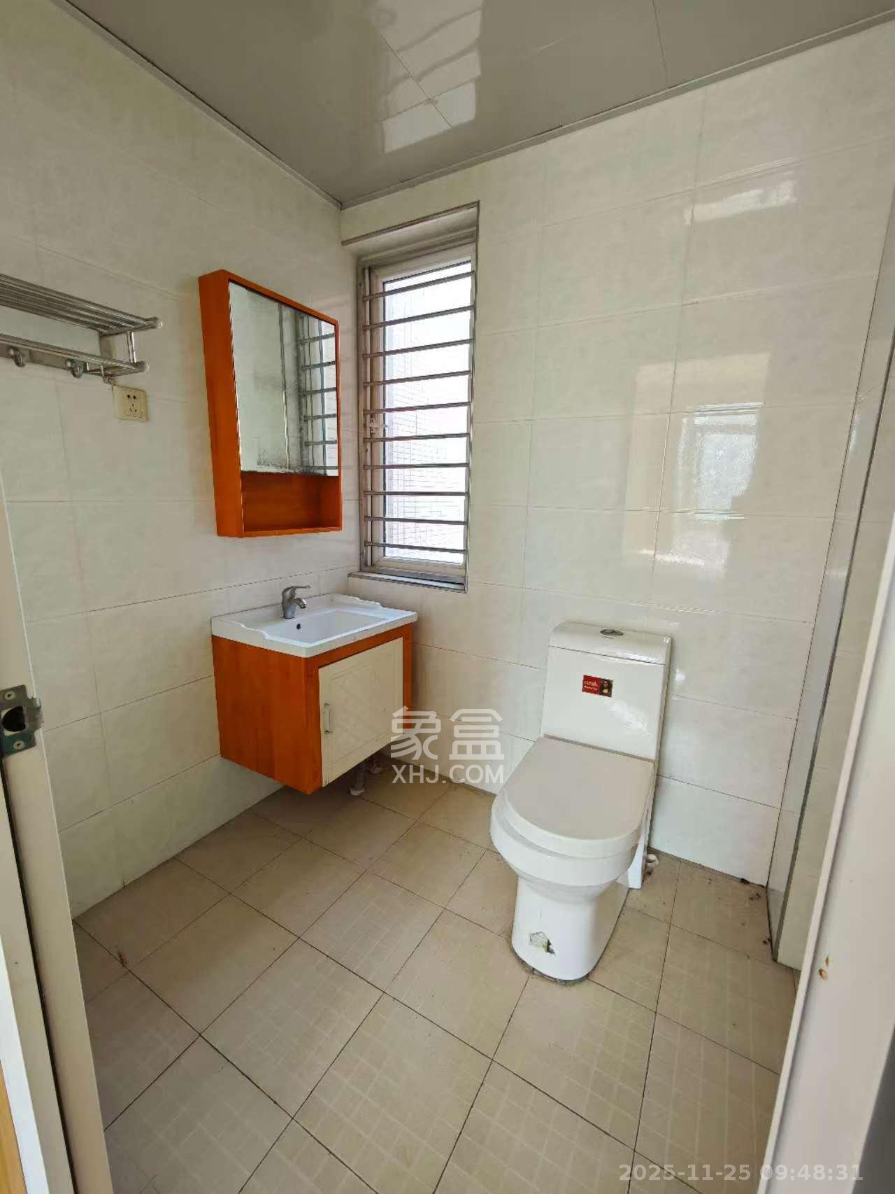 山语城一期 3室2厅2卫 1800.0元/月 山语城一期 3室2厅2卫 1800.0元/月室内图