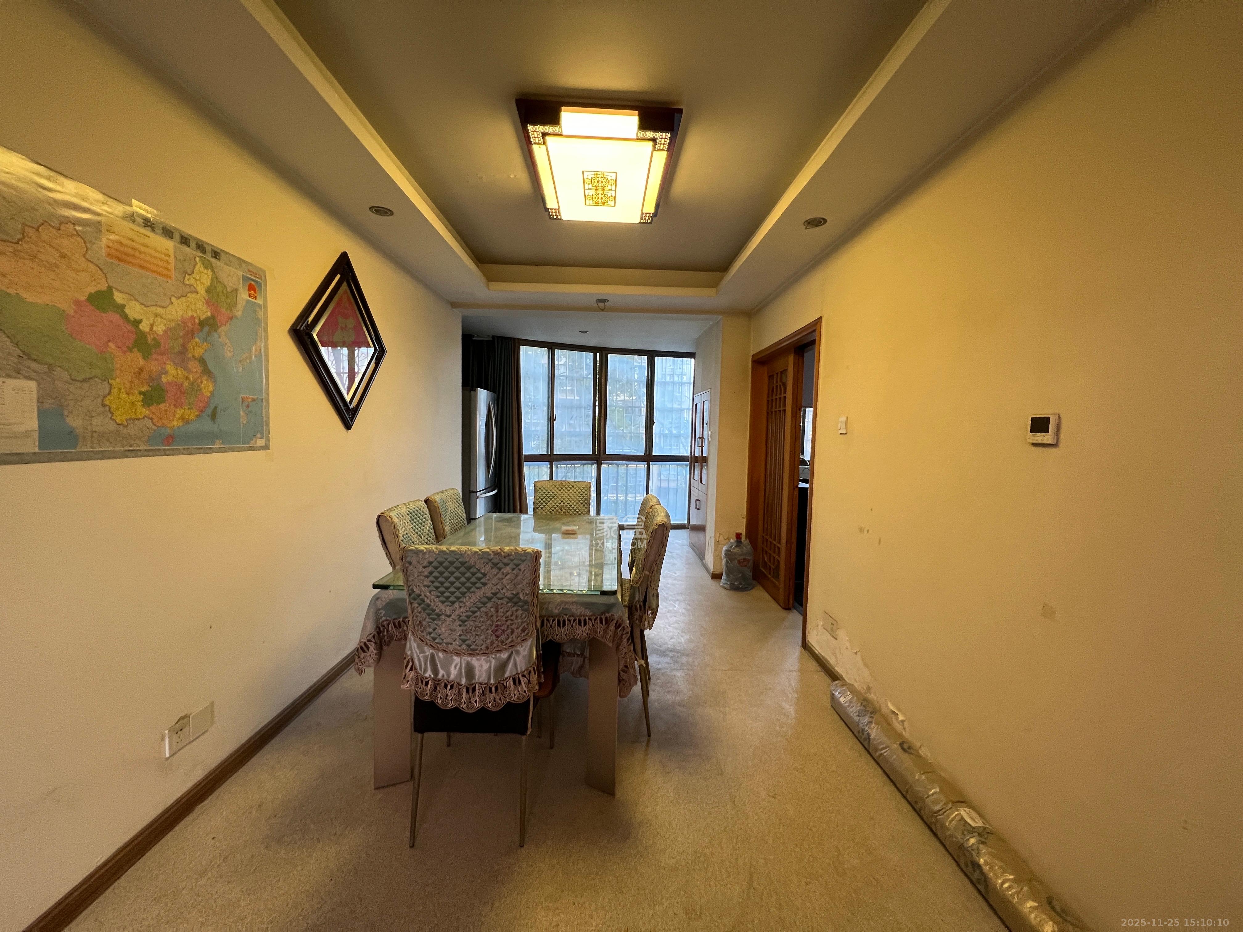 金色比华利 4室2厅1卫 2400.0元/月 金色比华利 4室2厅1卫 2400.0元/月室内图