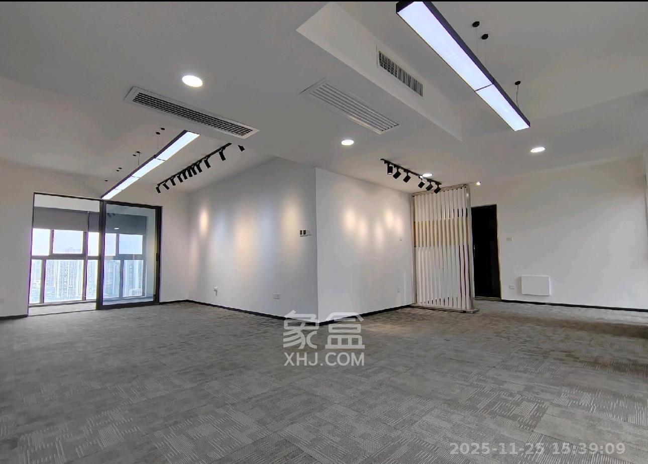 华晨国际公馆  3室2厅1卫    4500.0元/月