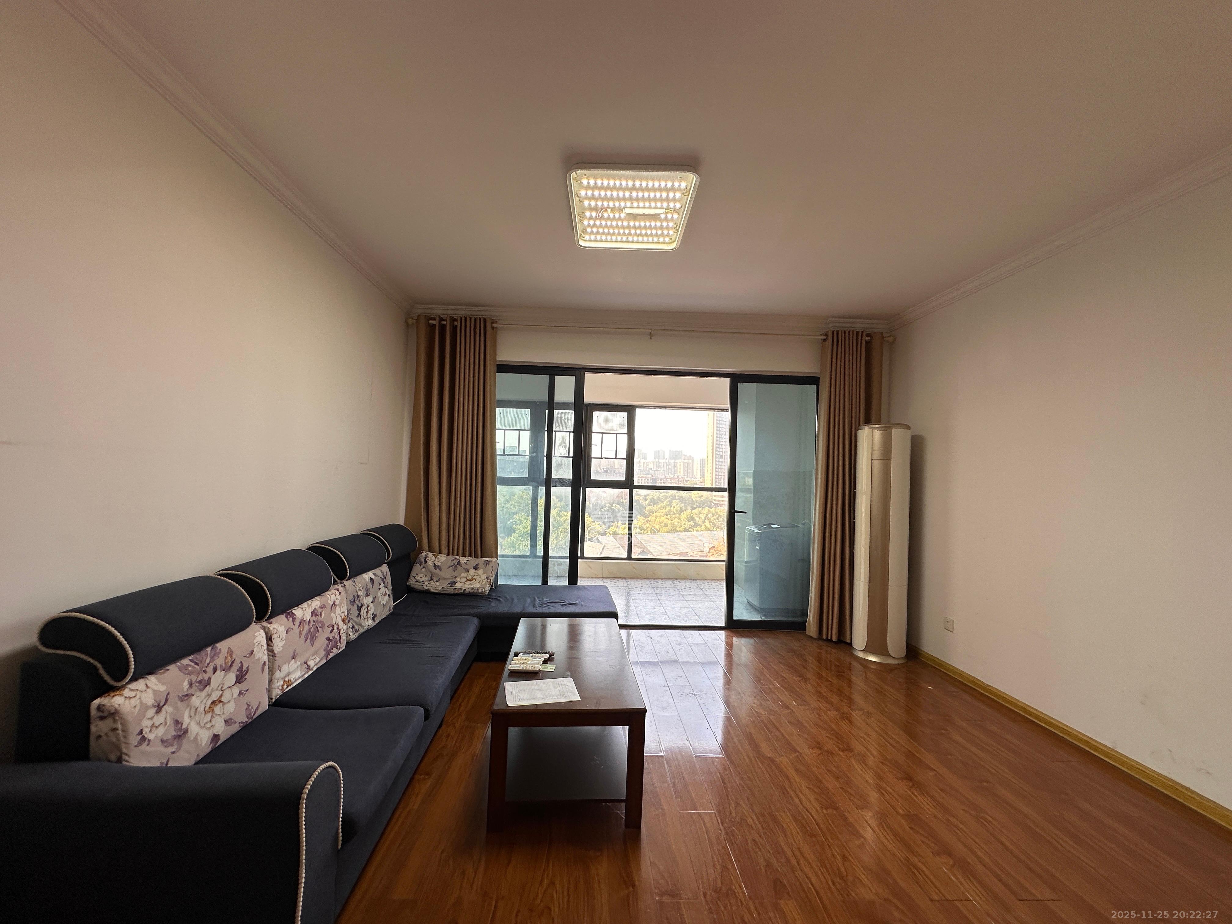 荣悦台  3室2厅2卫    3600.0元/月室内图