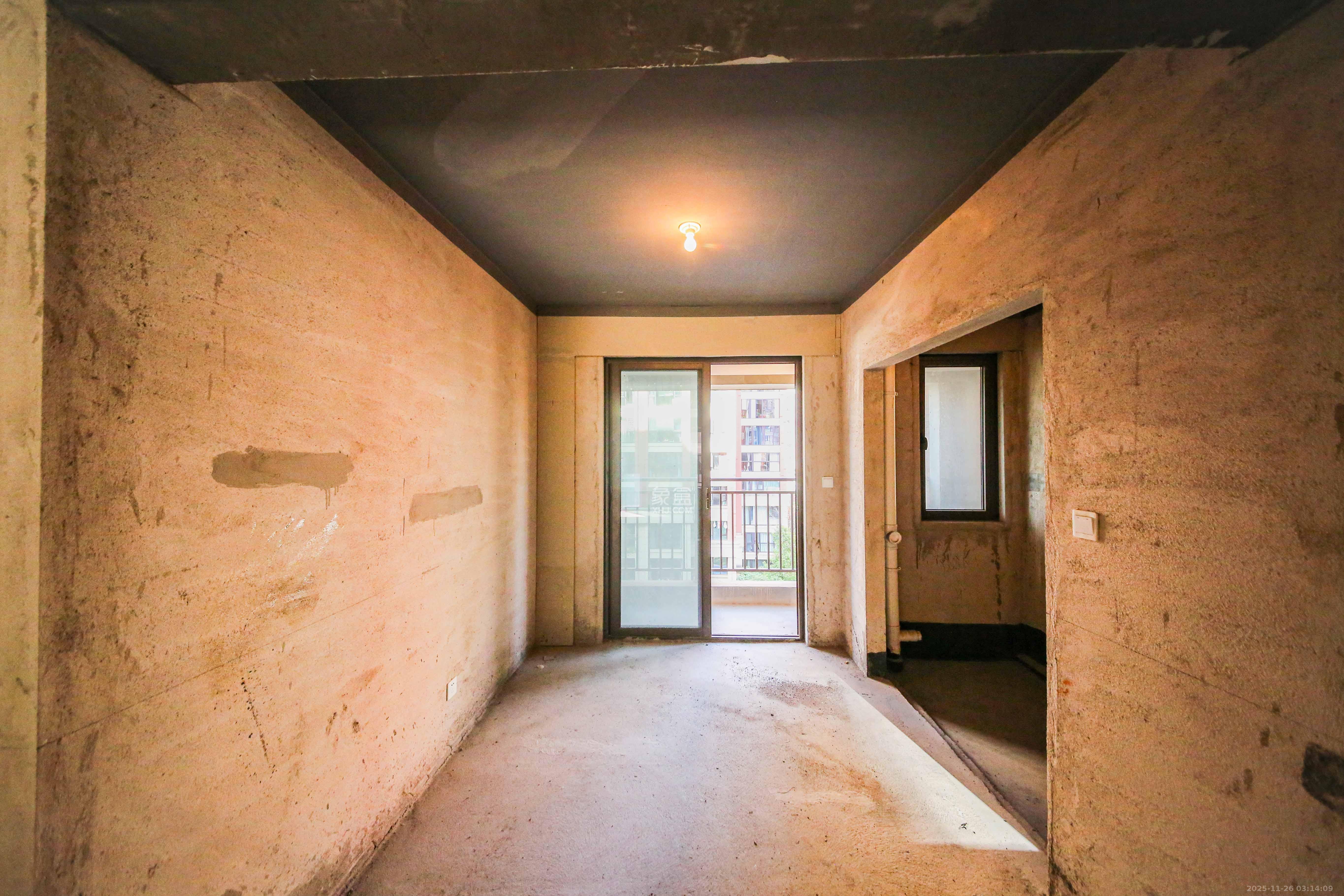 香缇雅苑(鑫远翡丽郡二期) 4室2厅2卫 175.0万 香缇雅苑(鑫远翡丽郡二期) 4室2厅2卫 175.0万客厅