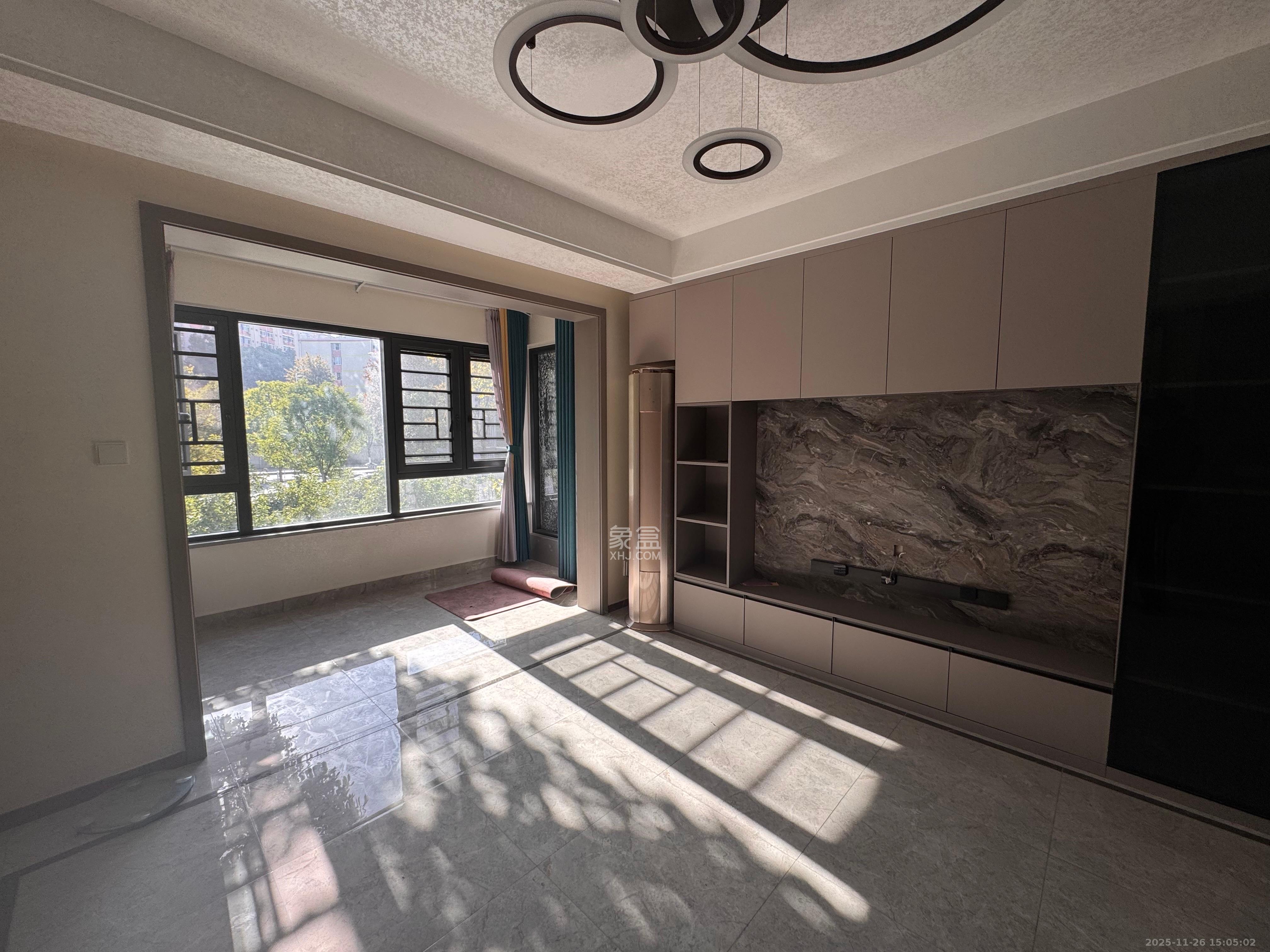 旭辉都会山 3室2厅2卫 3800.0元/月 旭辉都会山 3室2厅2卫 3800.0元/月室内图