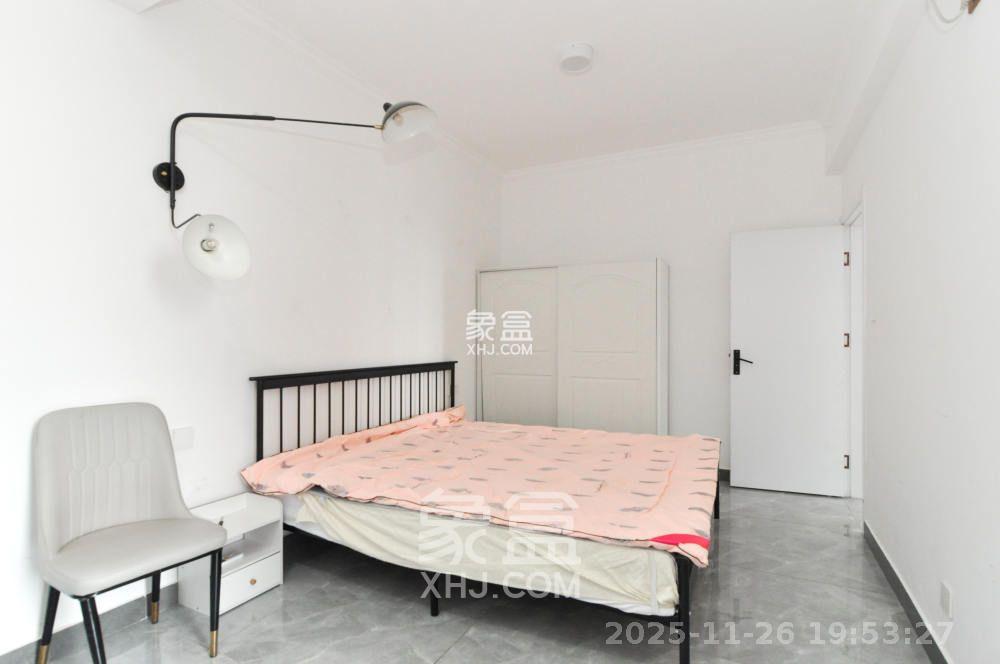 中央美郡  1室1厅1卫    1200.0元/月室内图