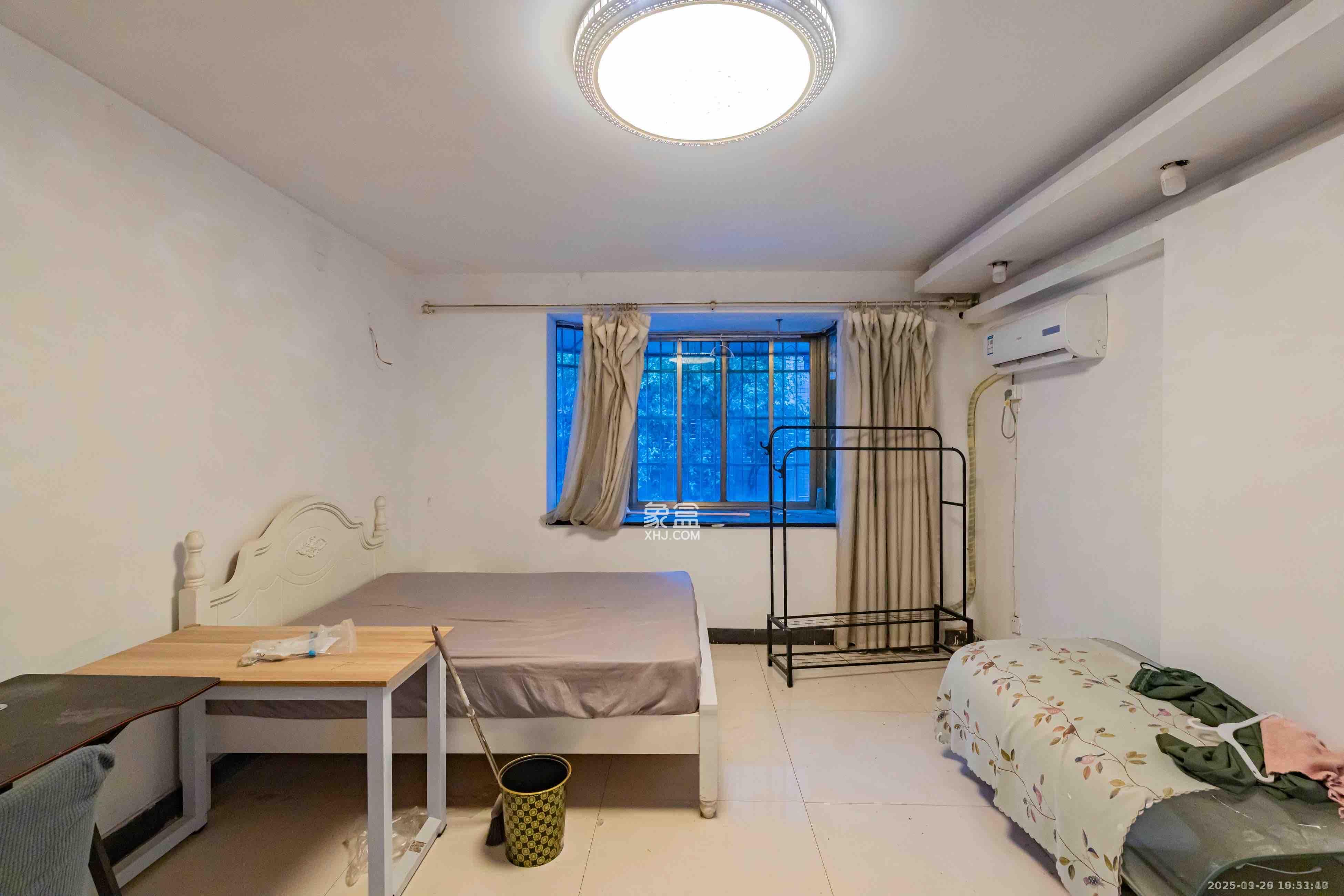 富湘园 3室2厅2卫 2500.0元/月 富湘园 3室2厅2卫 2500.0元/月室内图