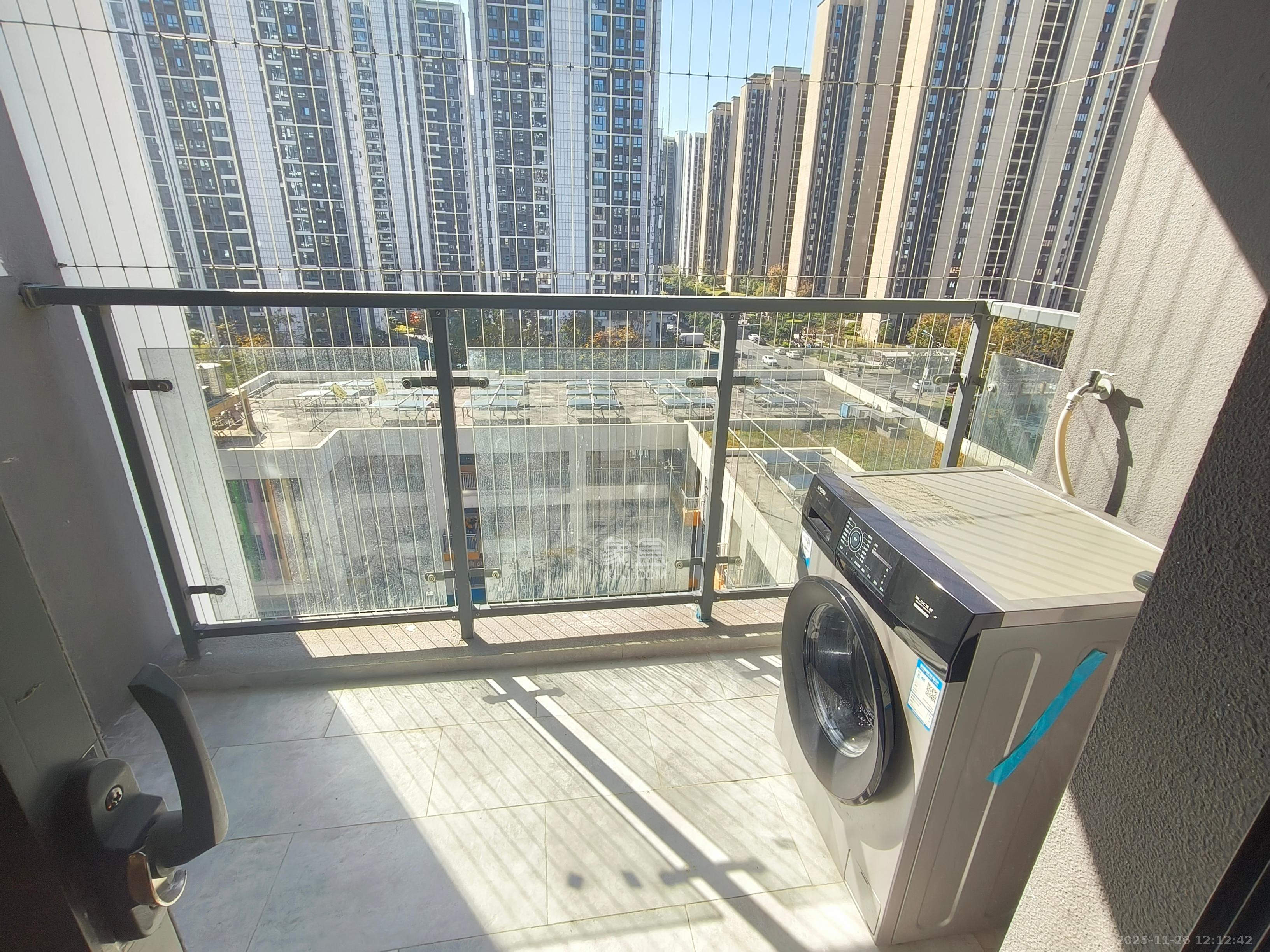 清控湖山雅居北区  3室2厅2卫    2500.0元/月室内图